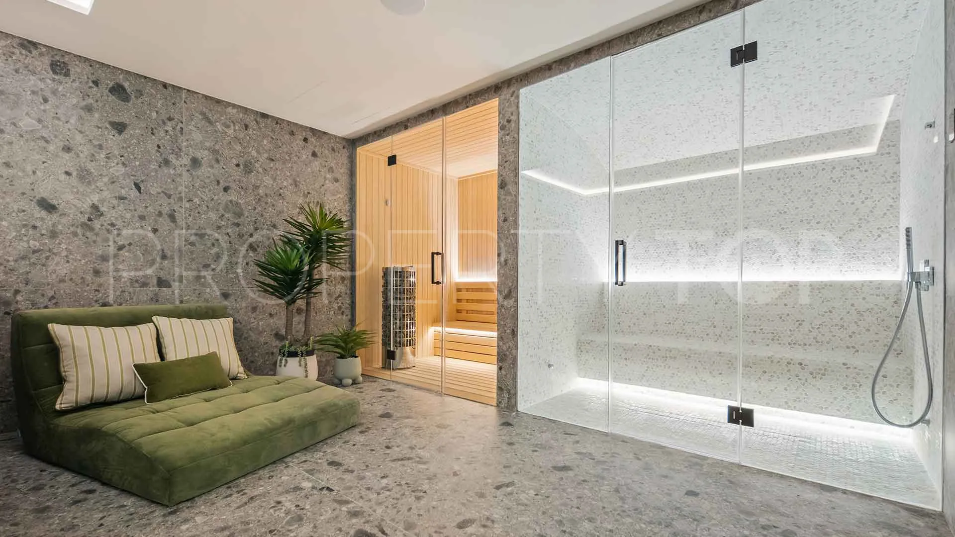 Ático de 5 dormitorios en venta en Nueva Andalucia