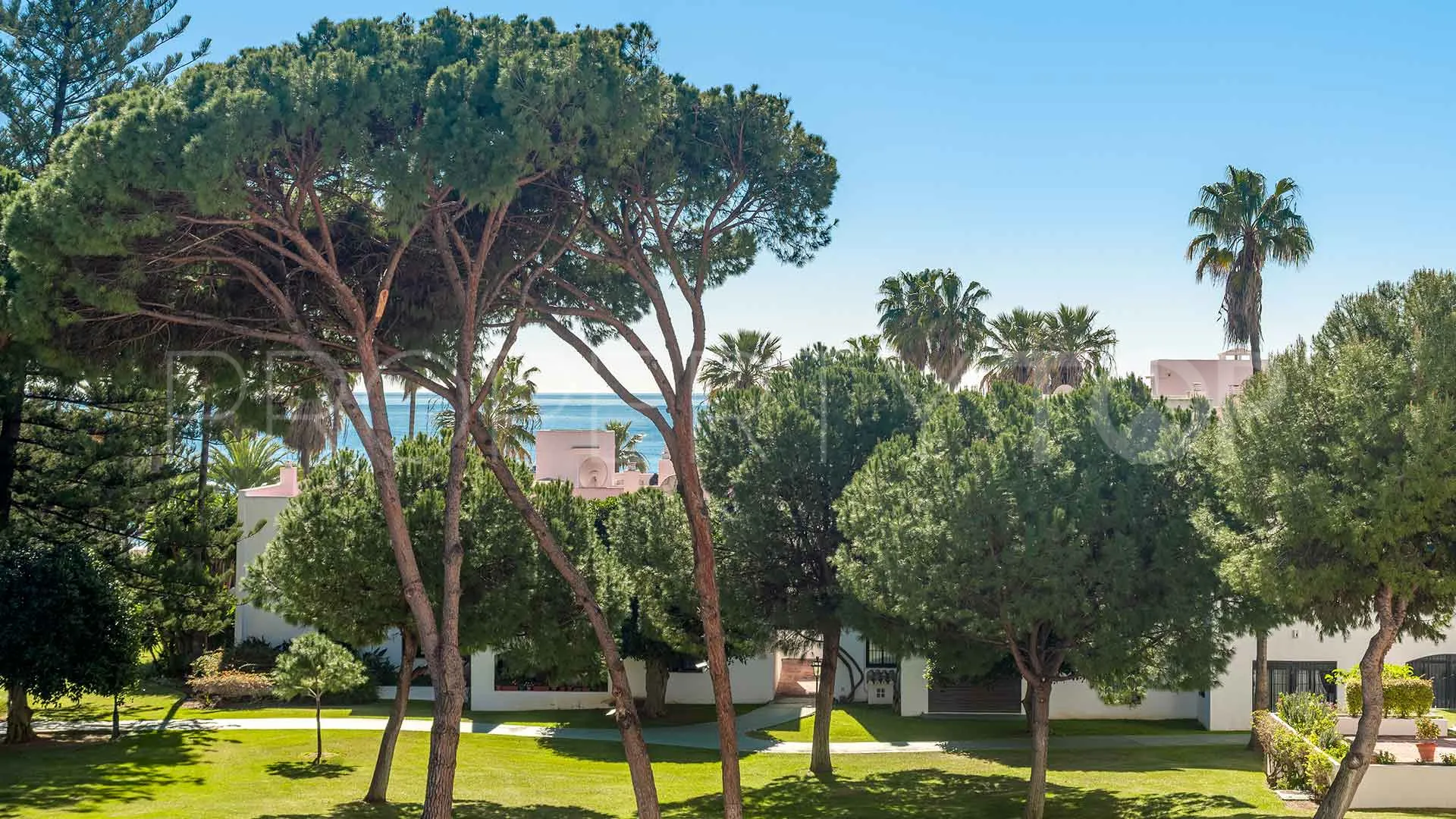 Se vende apartamento en Playas del Duque