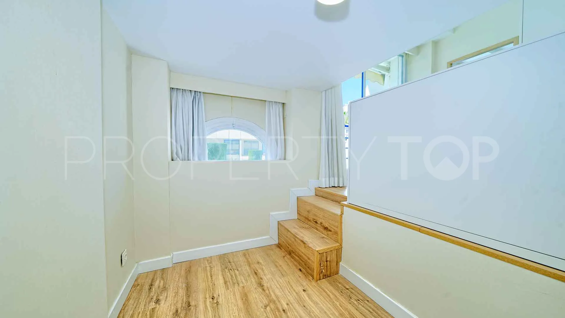 Buy ground floor duplex in Marbella House