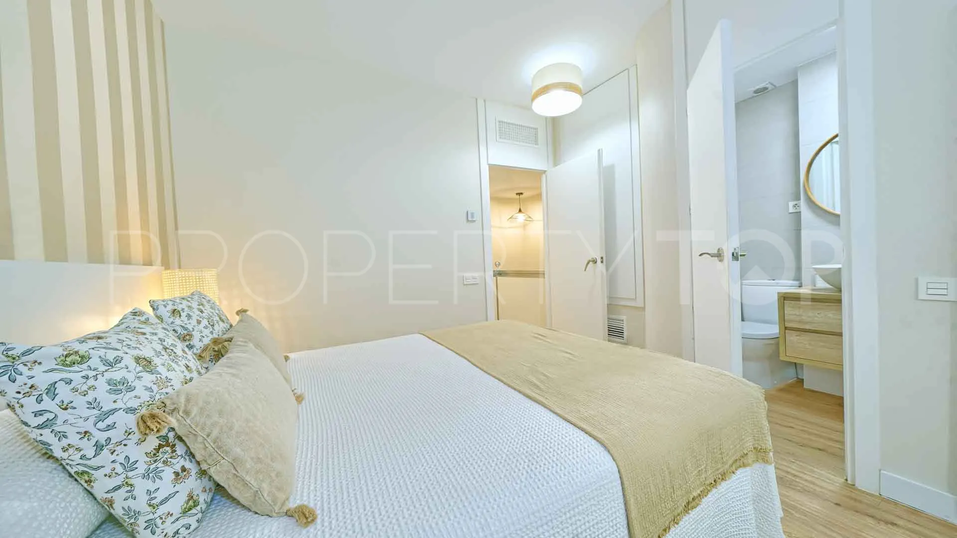 Buy ground floor duplex in Marbella House