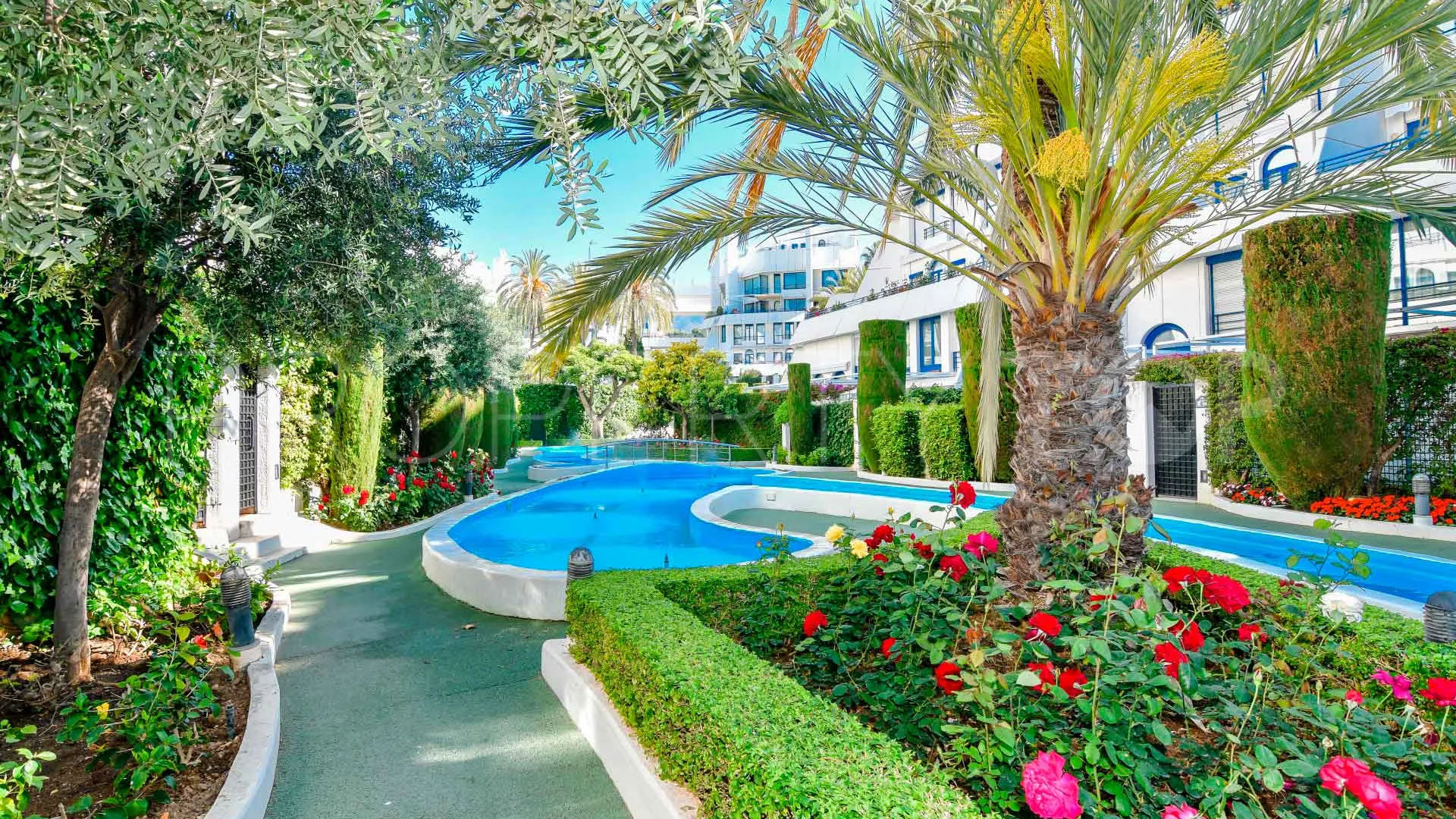 Buy ground floor duplex in Marbella House