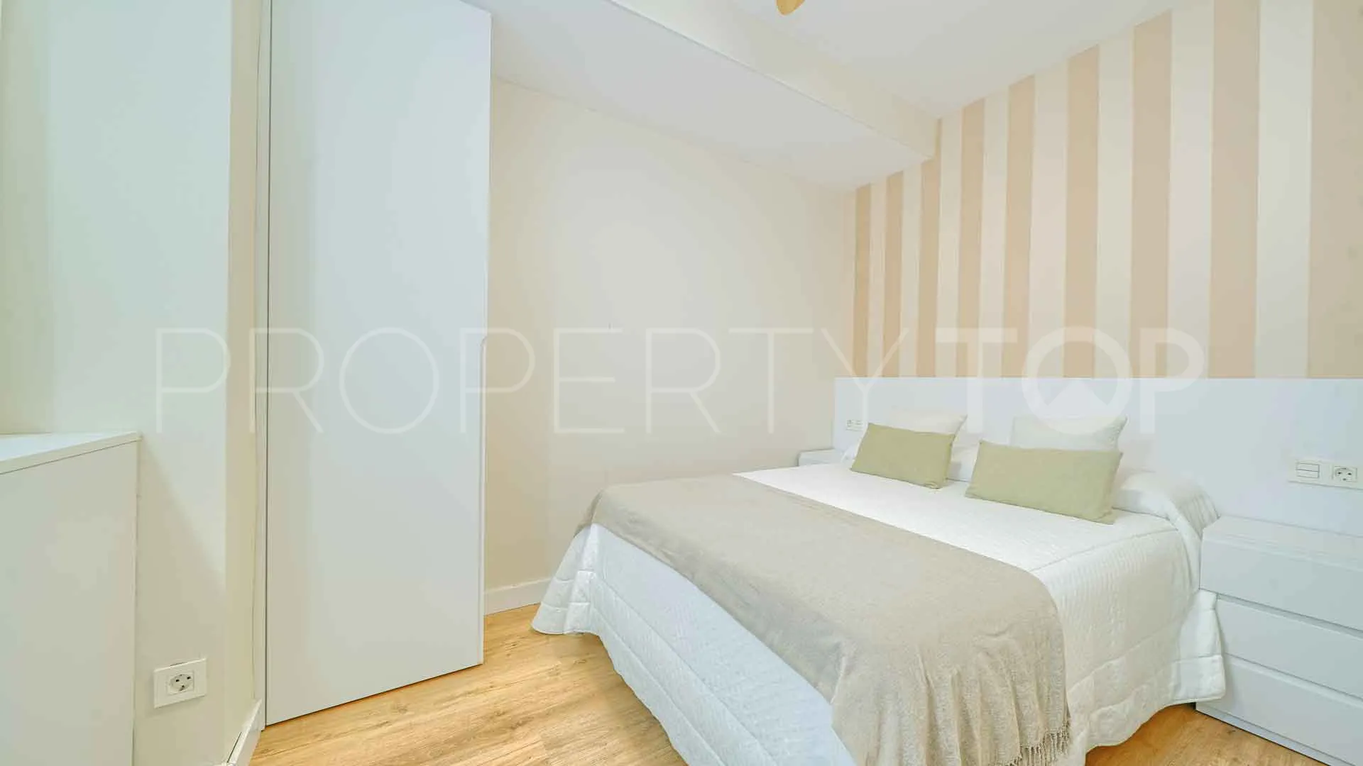Buy ground floor duplex in Marbella House