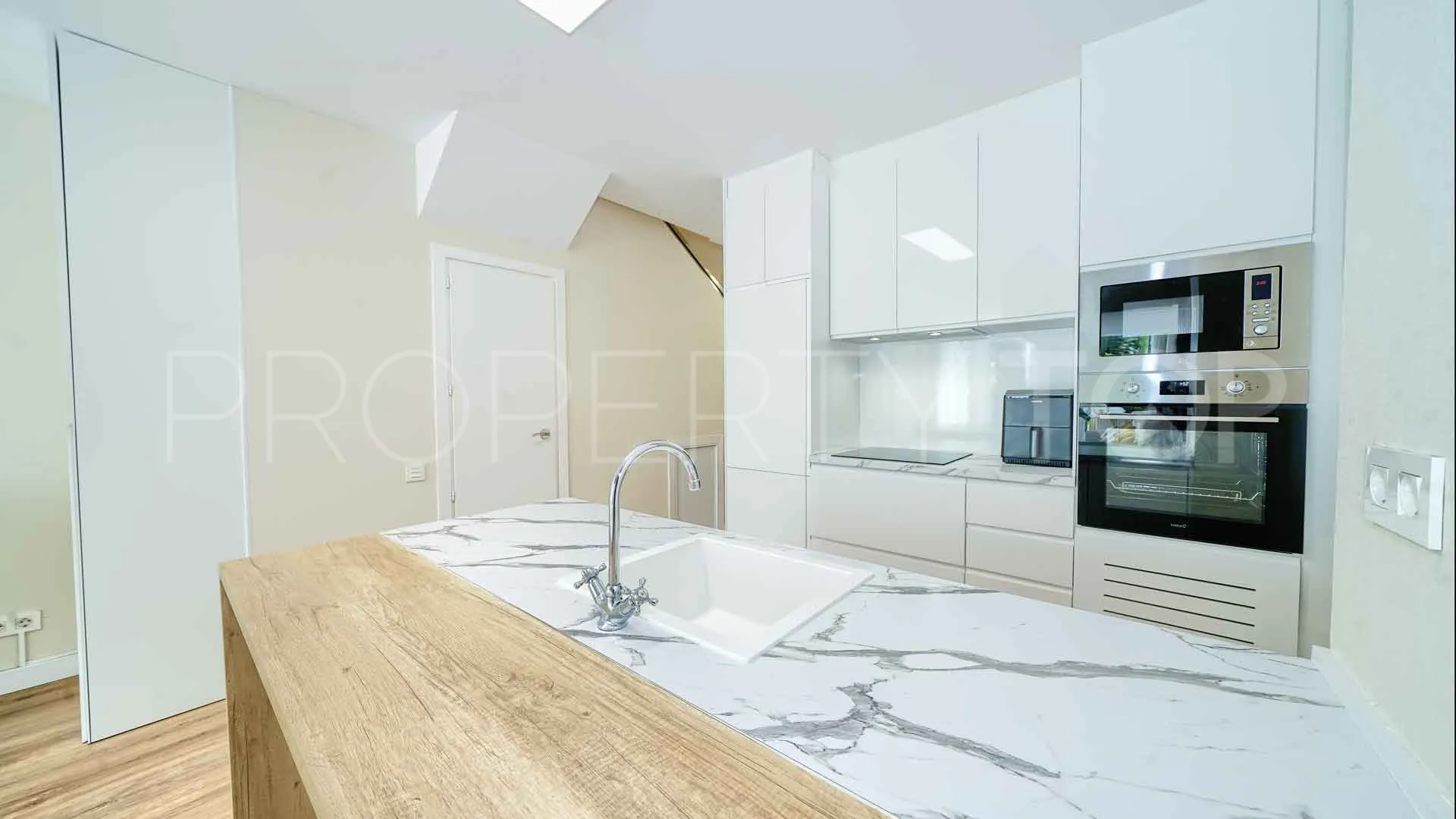 Buy ground floor duplex in Marbella House