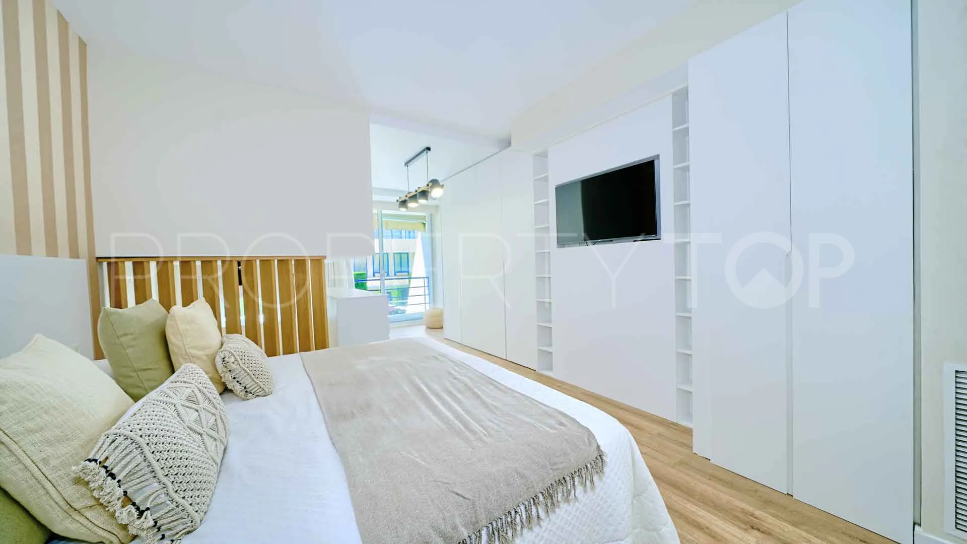 Buy ground floor duplex in Marbella House
