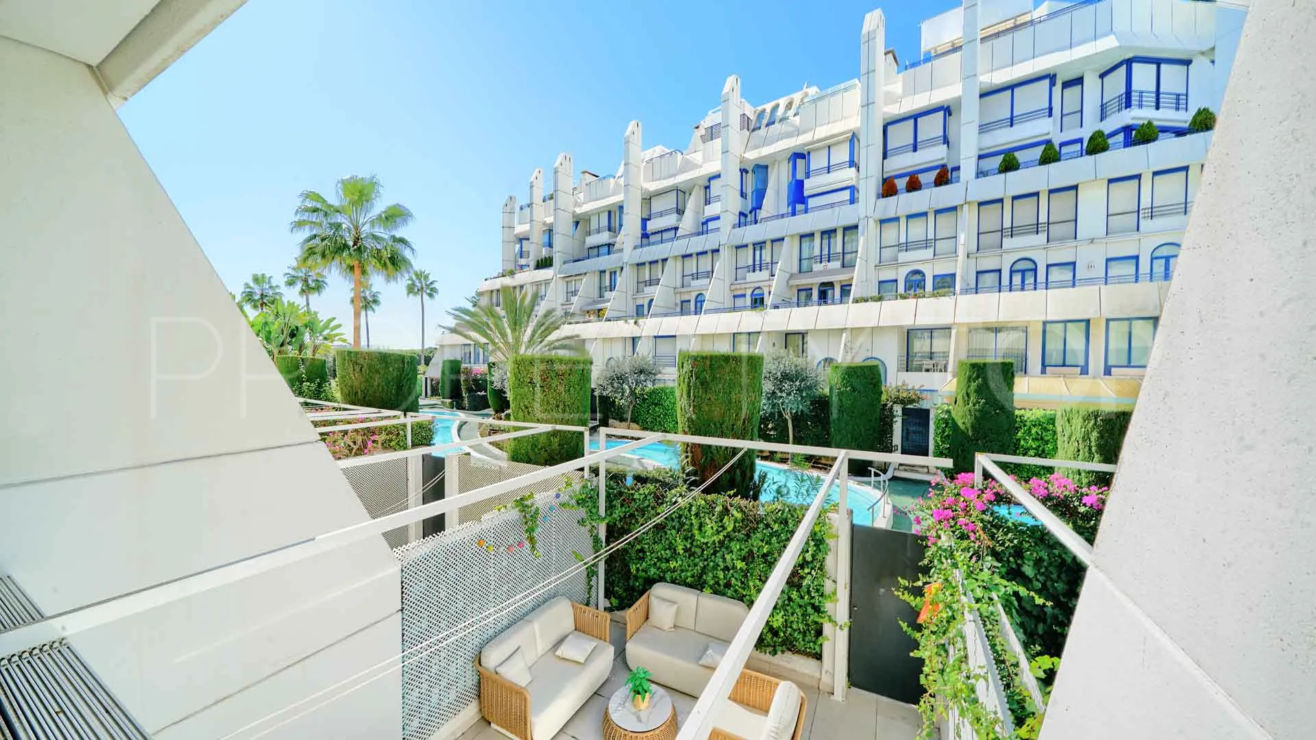 Buy ground floor duplex in Marbella House