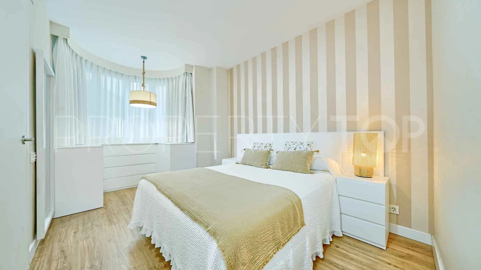 Buy ground floor duplex in Marbella House