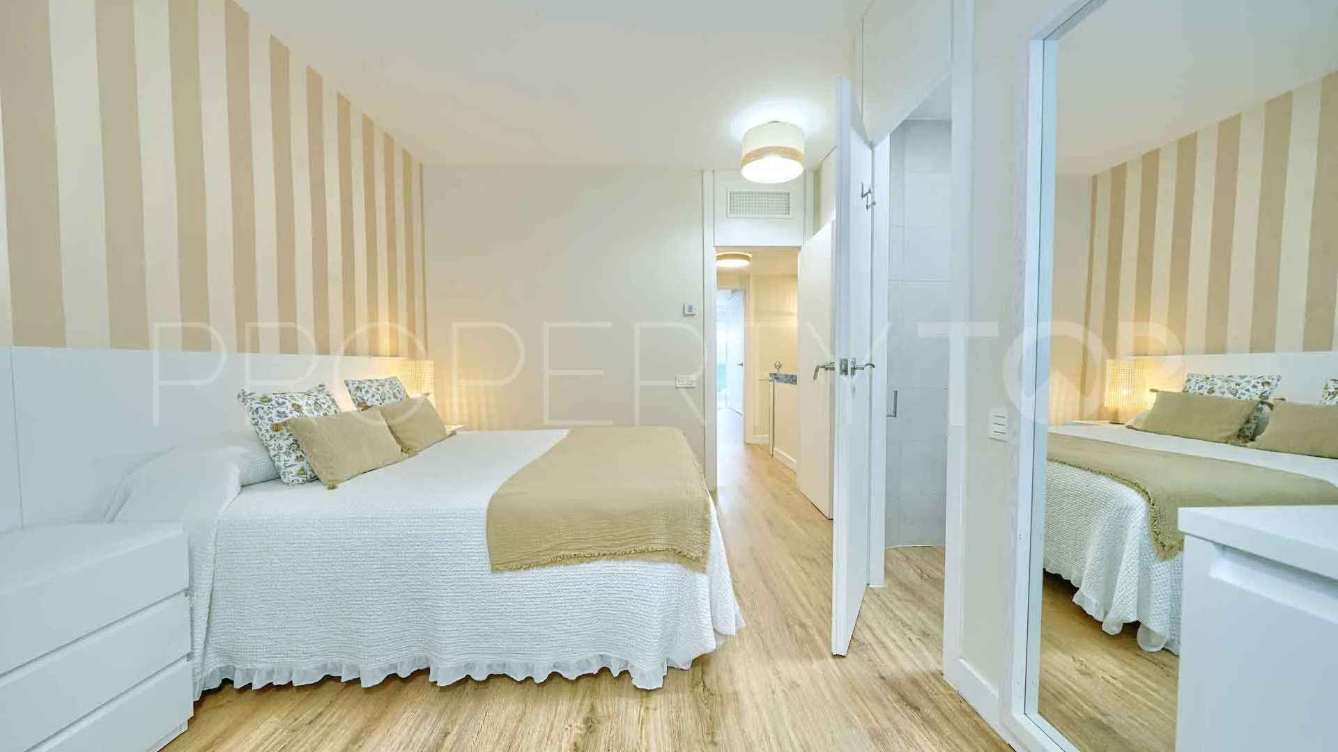 Buy ground floor duplex in Marbella House