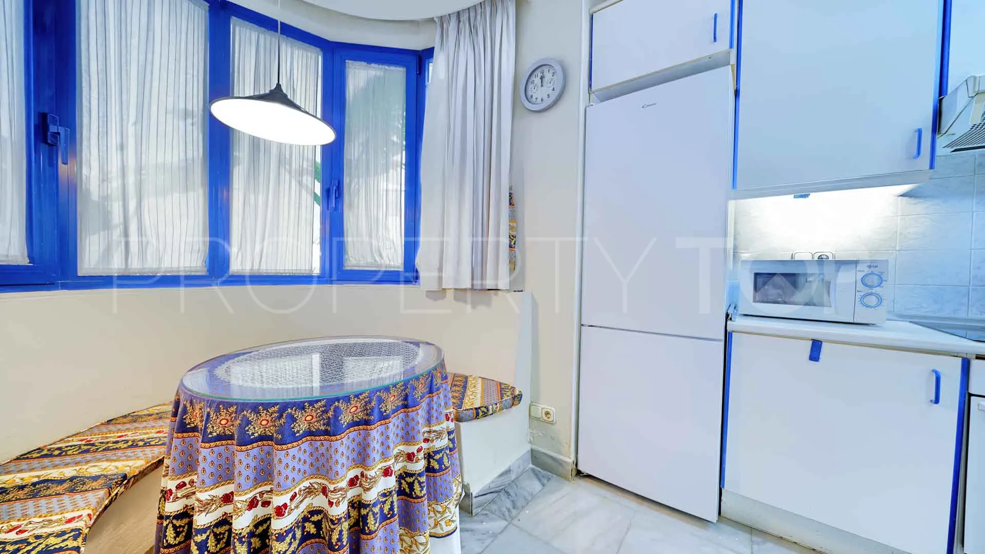 Comprar apartamento con 3 dormitorios en Marbella House