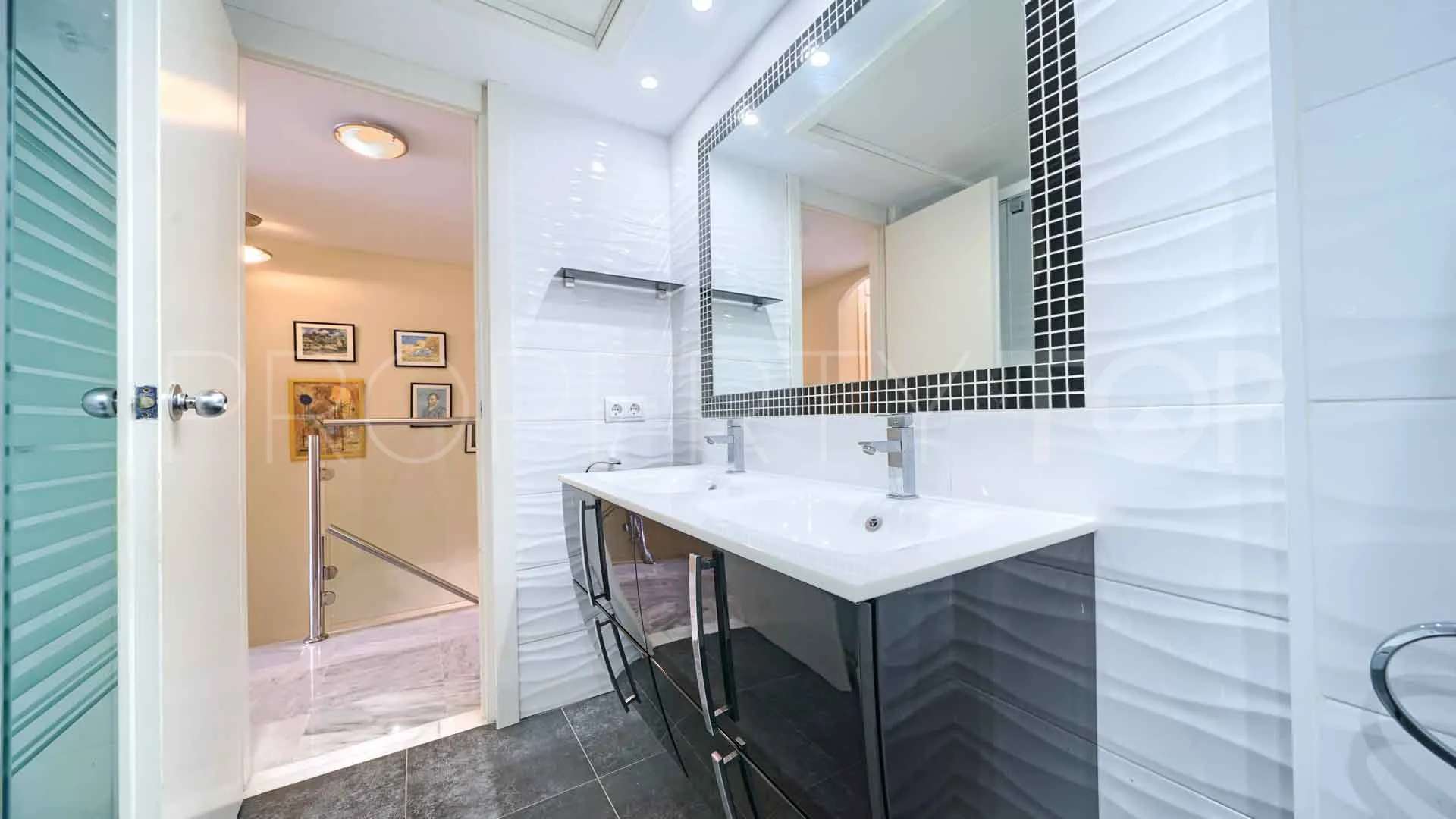 Comprar apartamento con 3 dormitorios en Marbella House