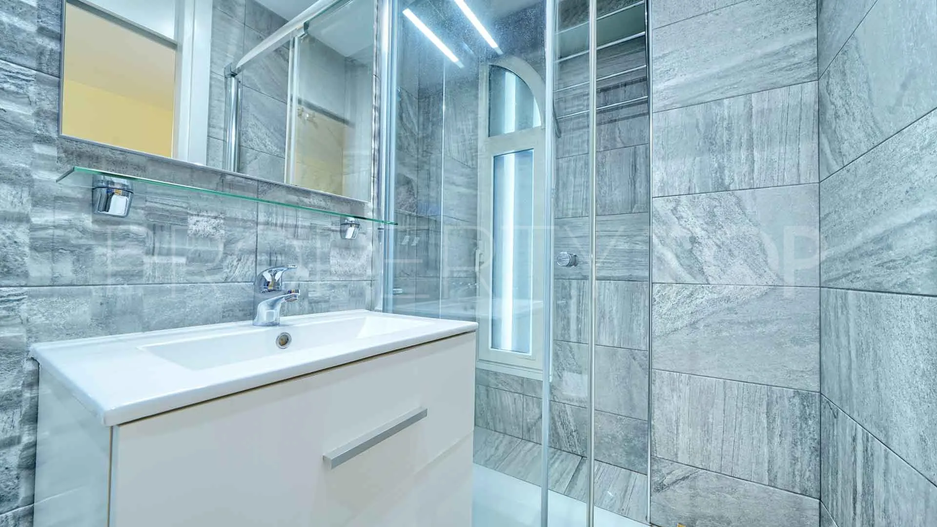 Comprar apartamento con 3 dormitorios en Marbella House