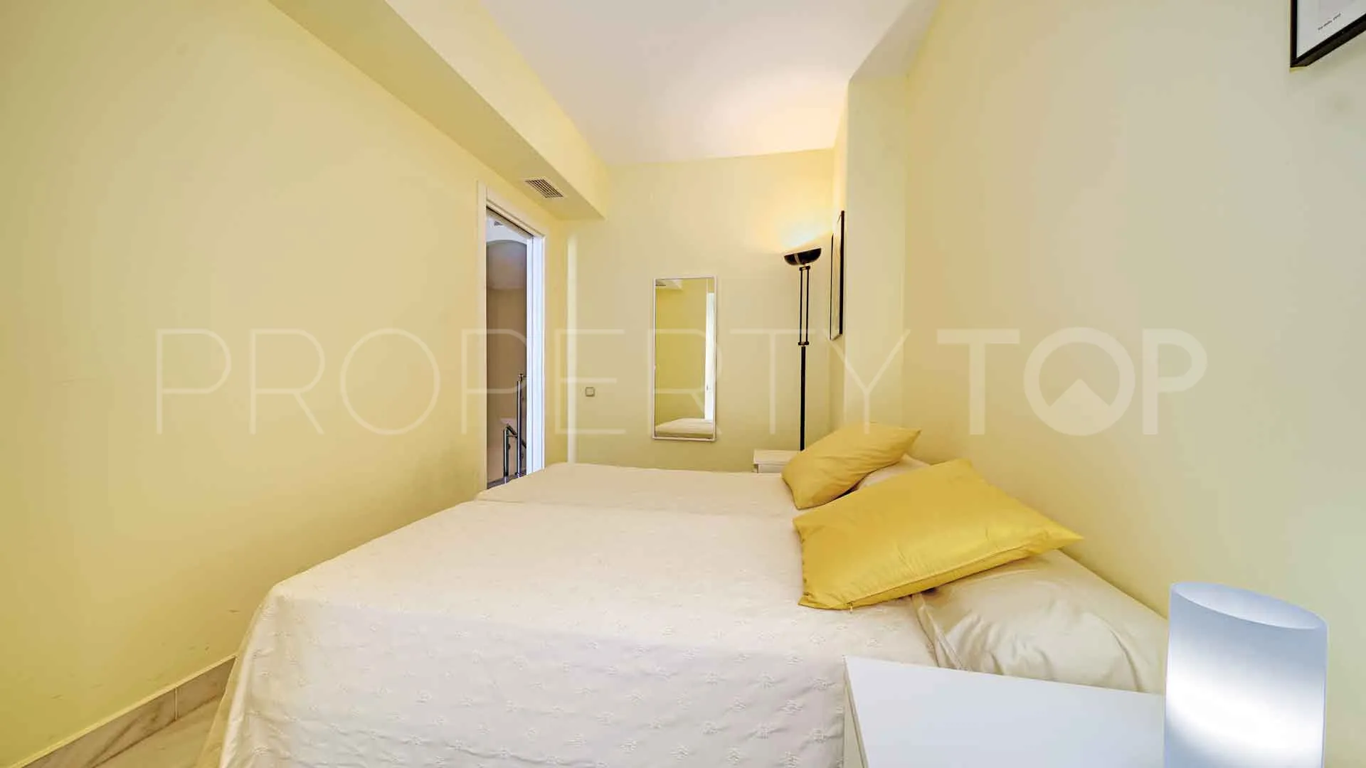 Comprar apartamento con 3 dormitorios en Marbella House