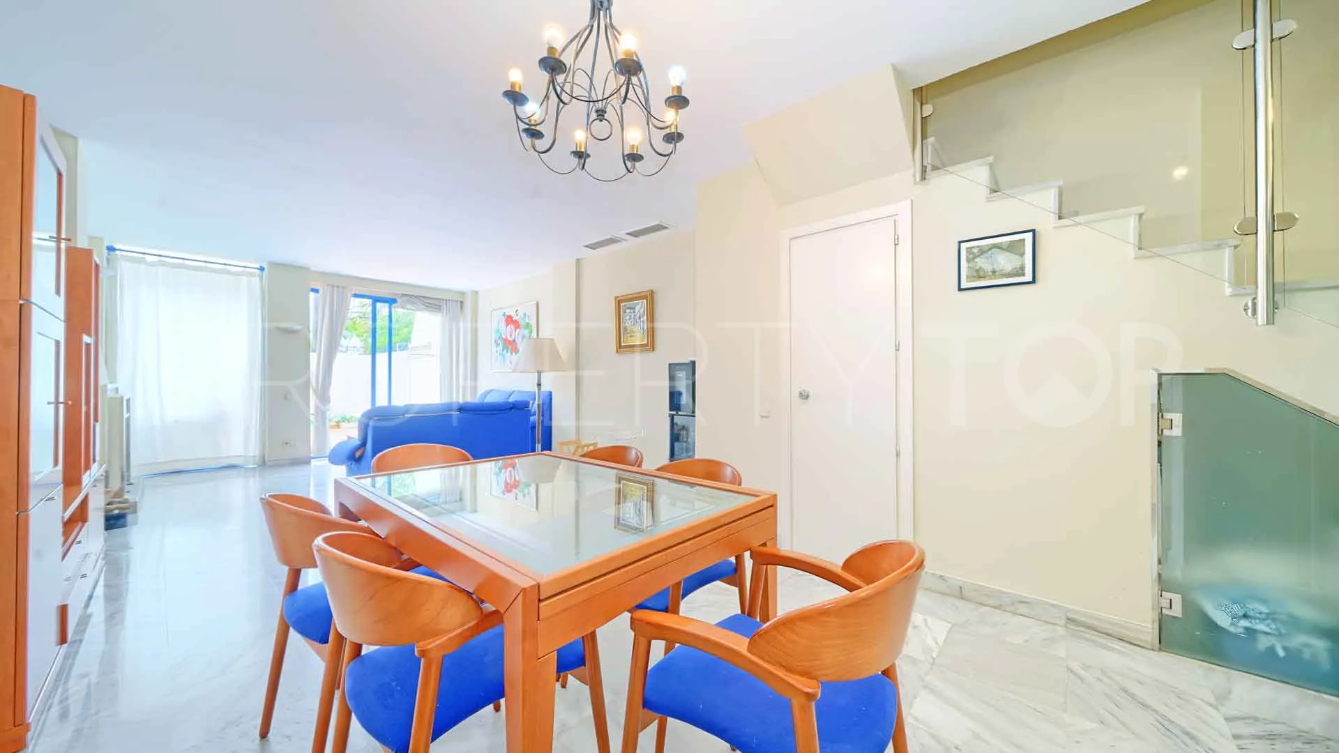 Comprar apartamento con 3 dormitorios en Marbella House