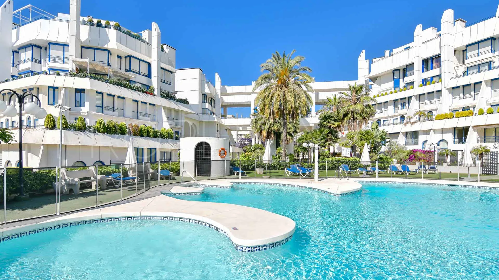 Comprar apartamento con 3 dormitorios en Marbella House