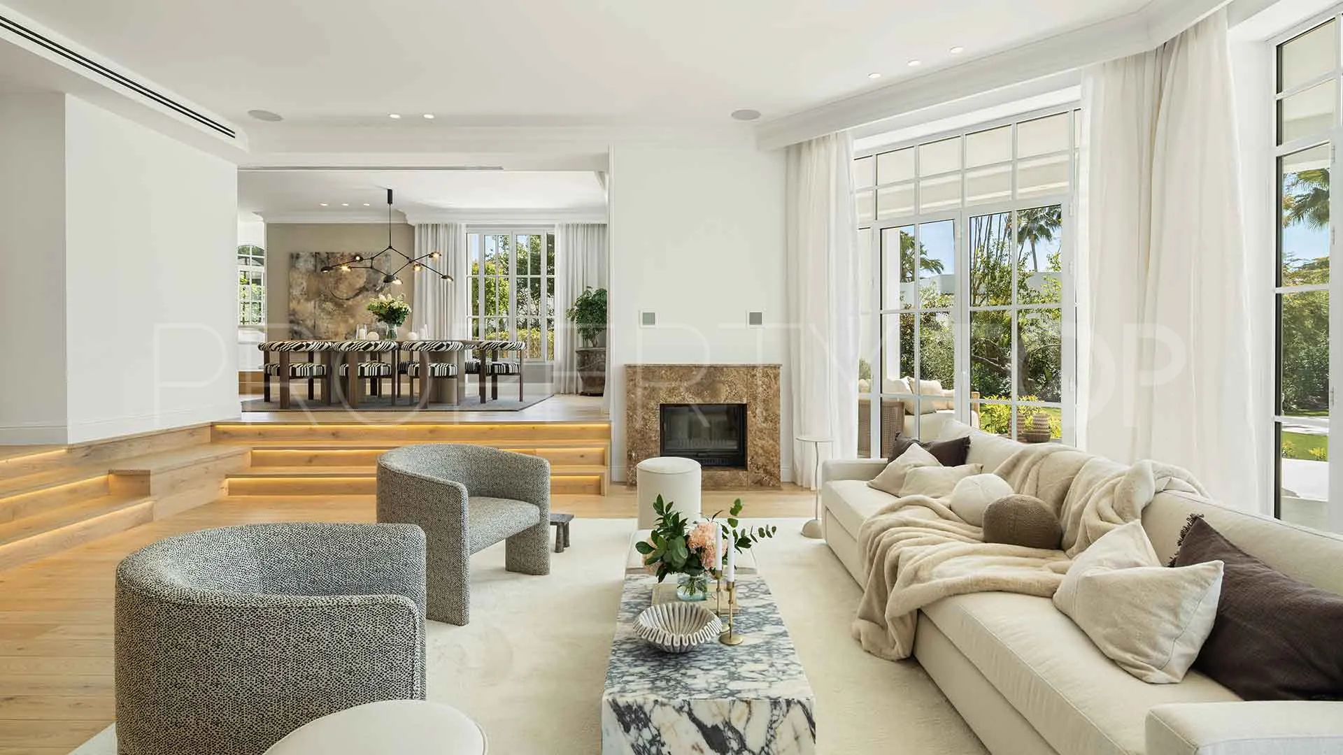 5 bedrooms villa in Nueva Andalucia for sale