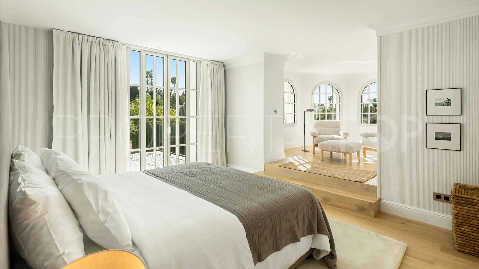 5 bedrooms villa in Nueva Andalucia for sale