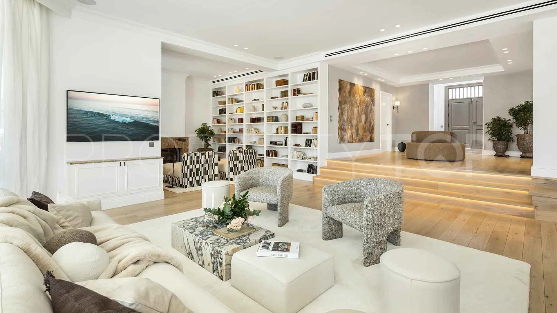 5 bedrooms villa in Nueva Andalucia for sale