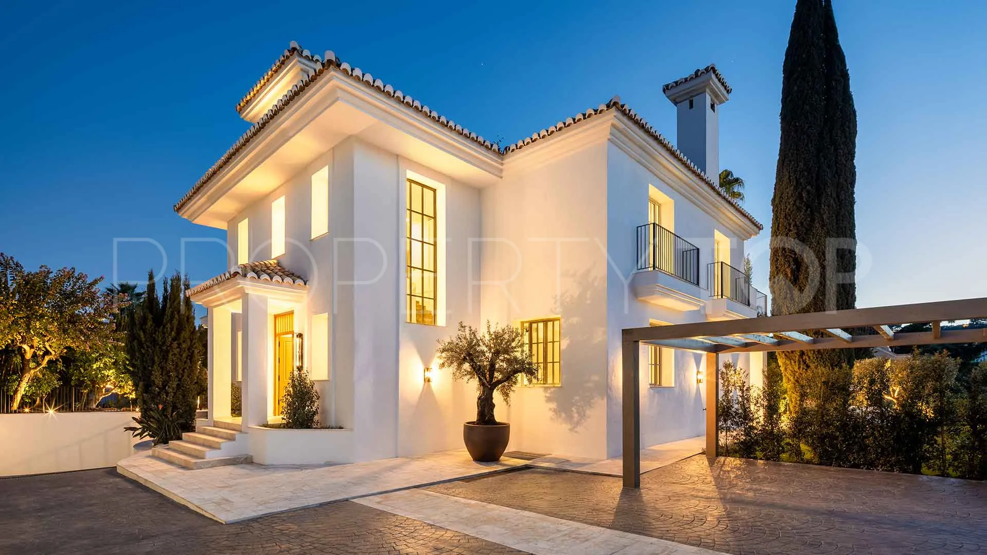 5 bedrooms villa in Nueva Andalucia for sale