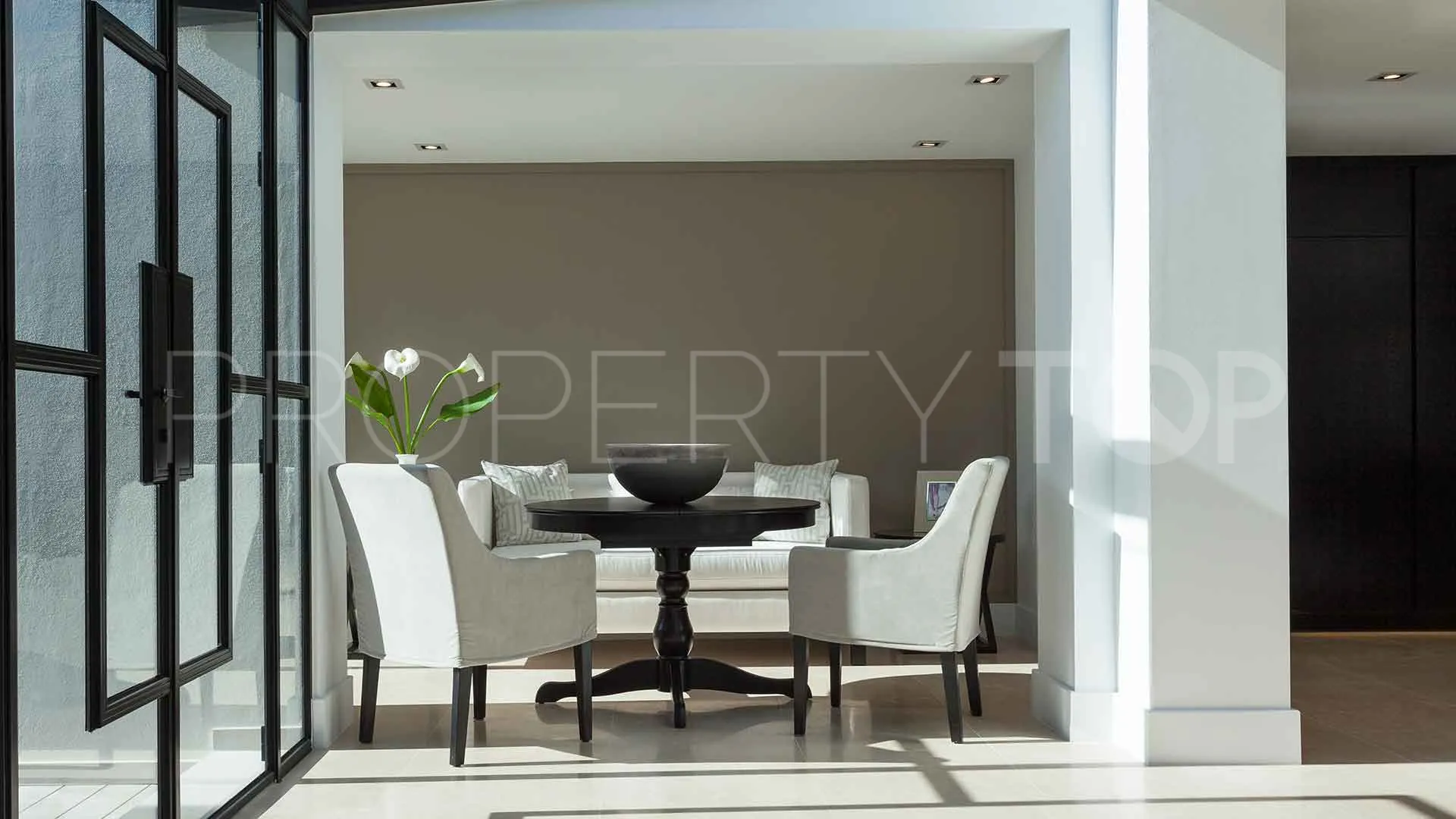 For sale 5 bedrooms villa in Aloha