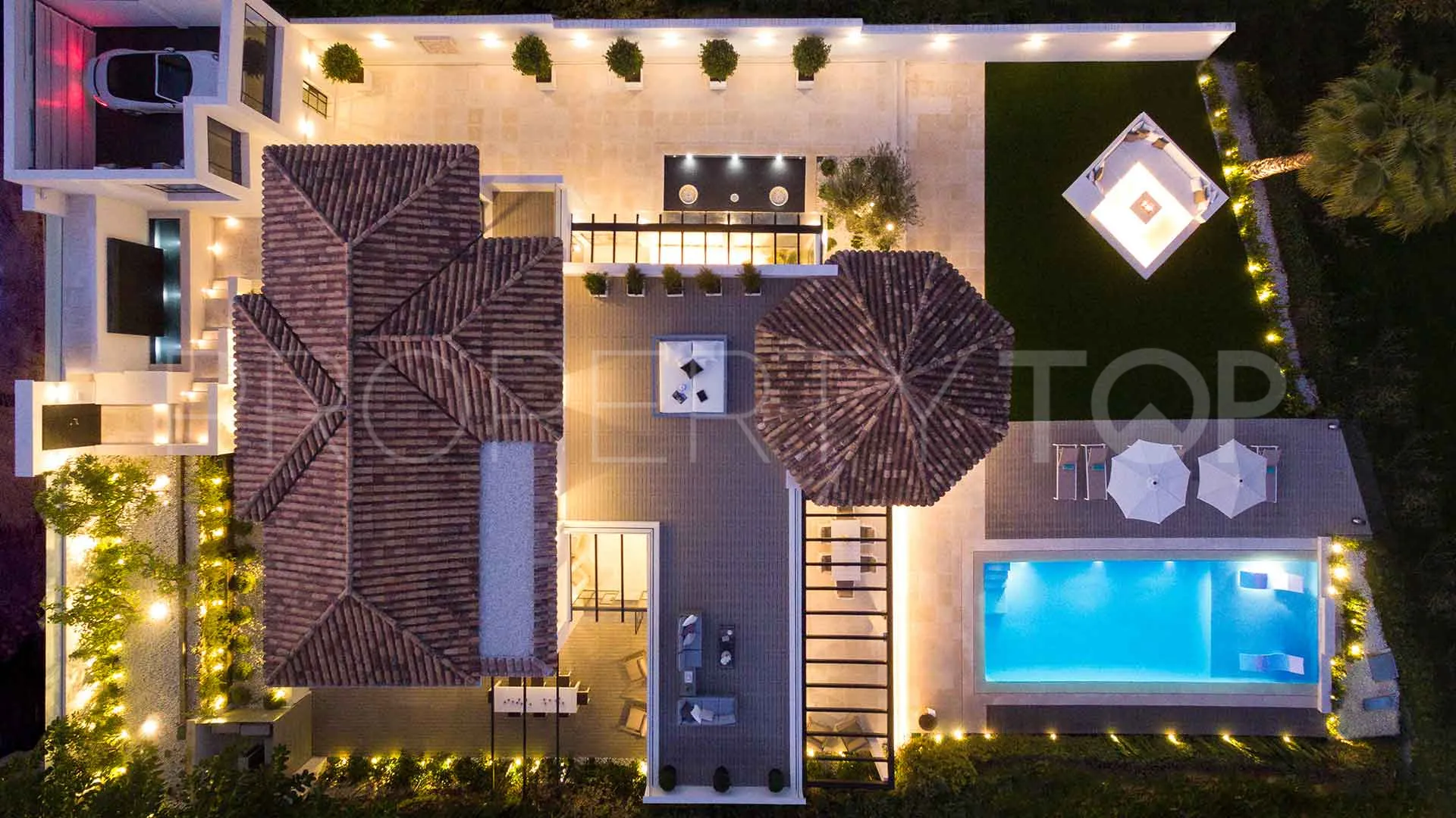 For sale 5 bedrooms villa in Aloha