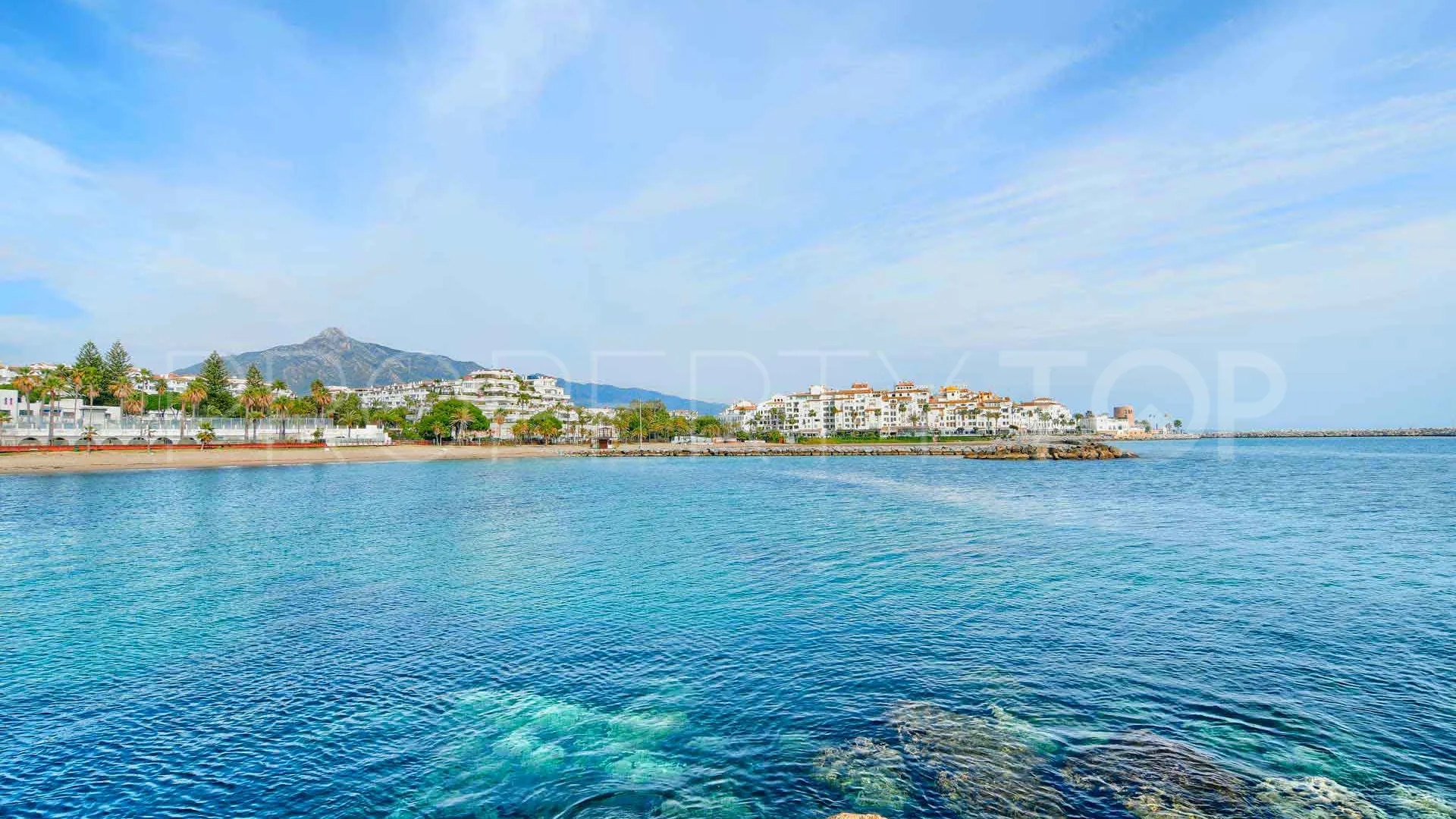 For sale 5 bedrooms villa in Aloha