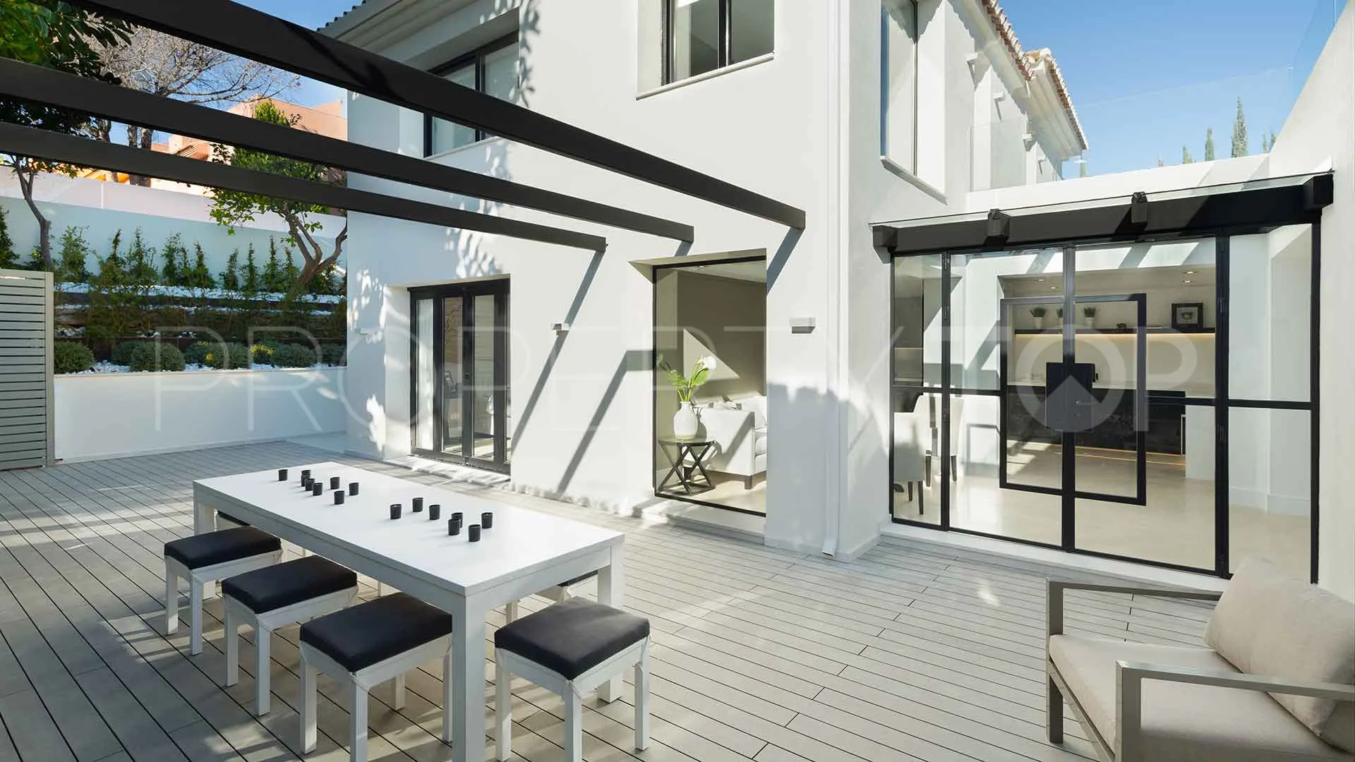 For sale 5 bedrooms villa in Aloha