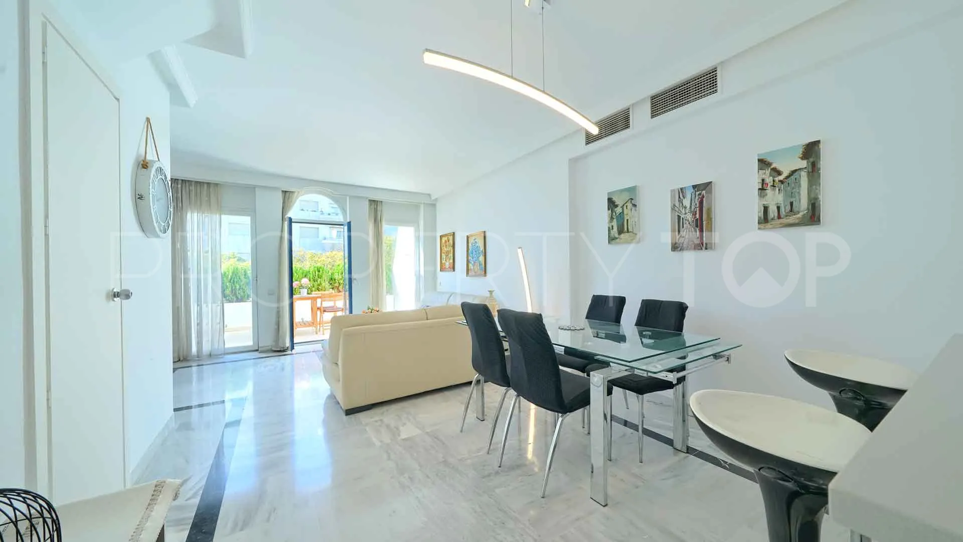 Apartamento en venta de 2 dormitorios en Marbella House