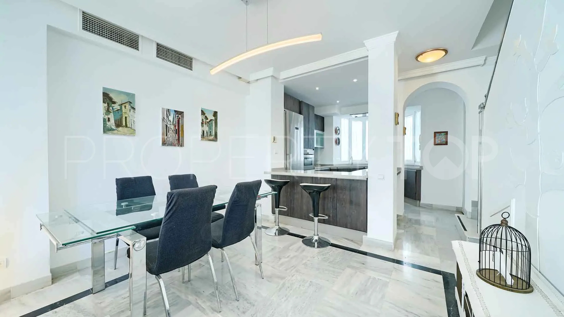 Apartamento en venta de 2 dormitorios en Marbella House