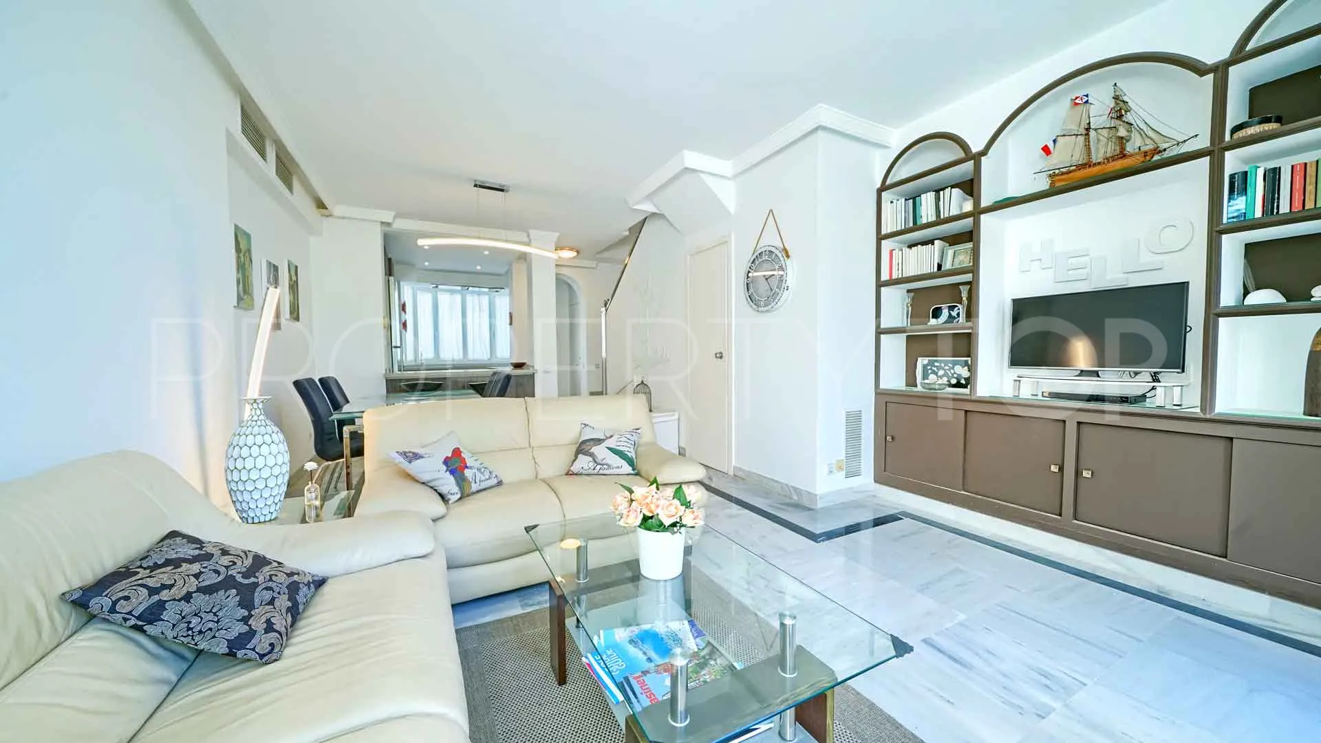 Apartamento en venta de 2 dormitorios en Marbella House