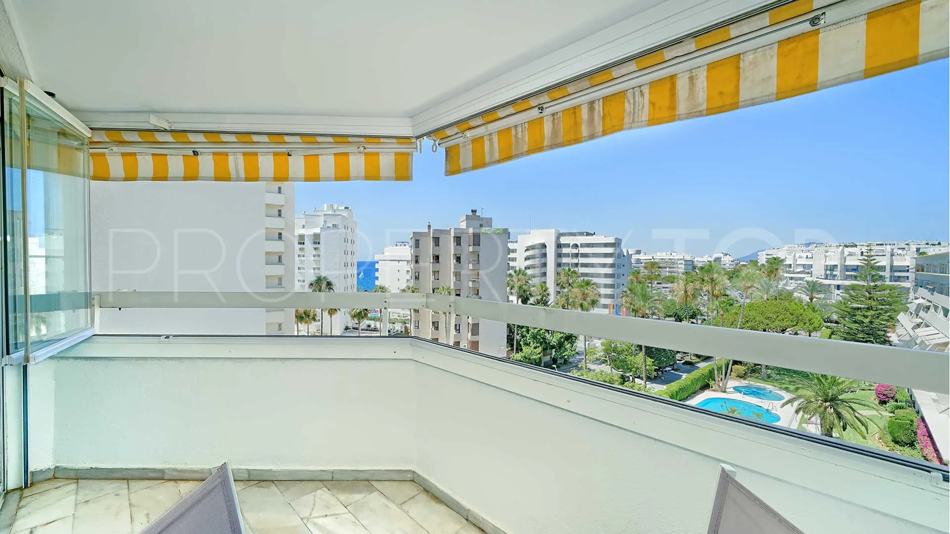 Se vende apartamento en Marbella Ciudad con 2 dormitorios