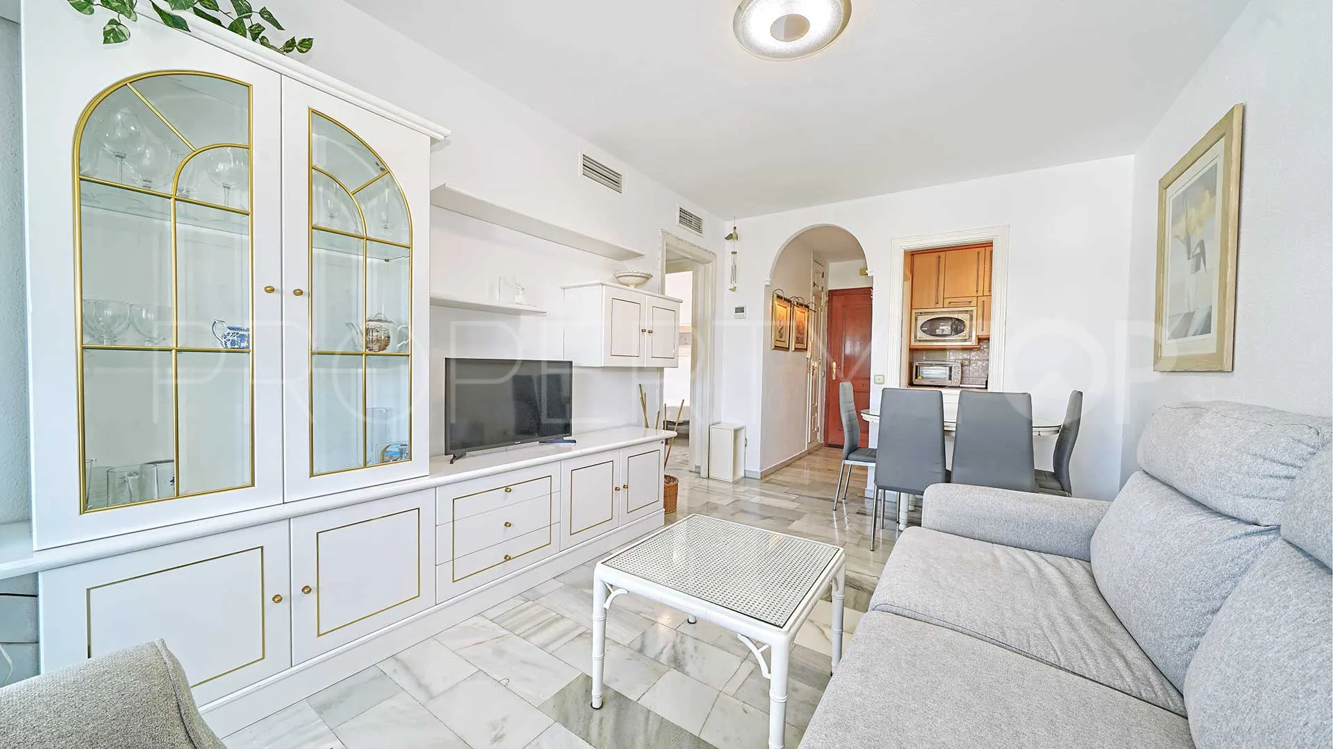 Se vende apartamento en Marbella Ciudad con 2 dormitorios
