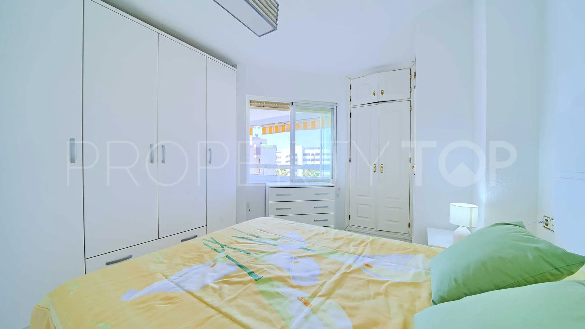 Se vende apartamento en Marbella Ciudad con 2 dormitorios