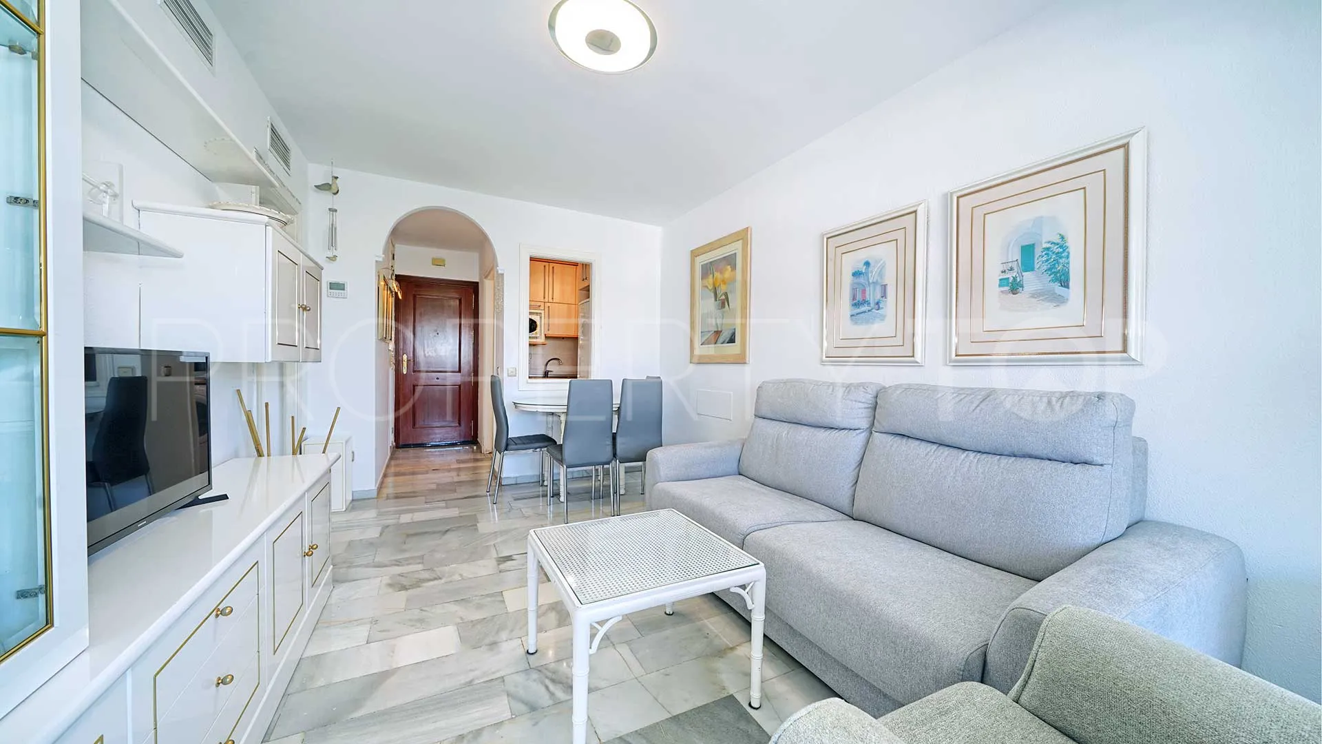 Se vende apartamento en Marbella Ciudad con 2 dormitorios