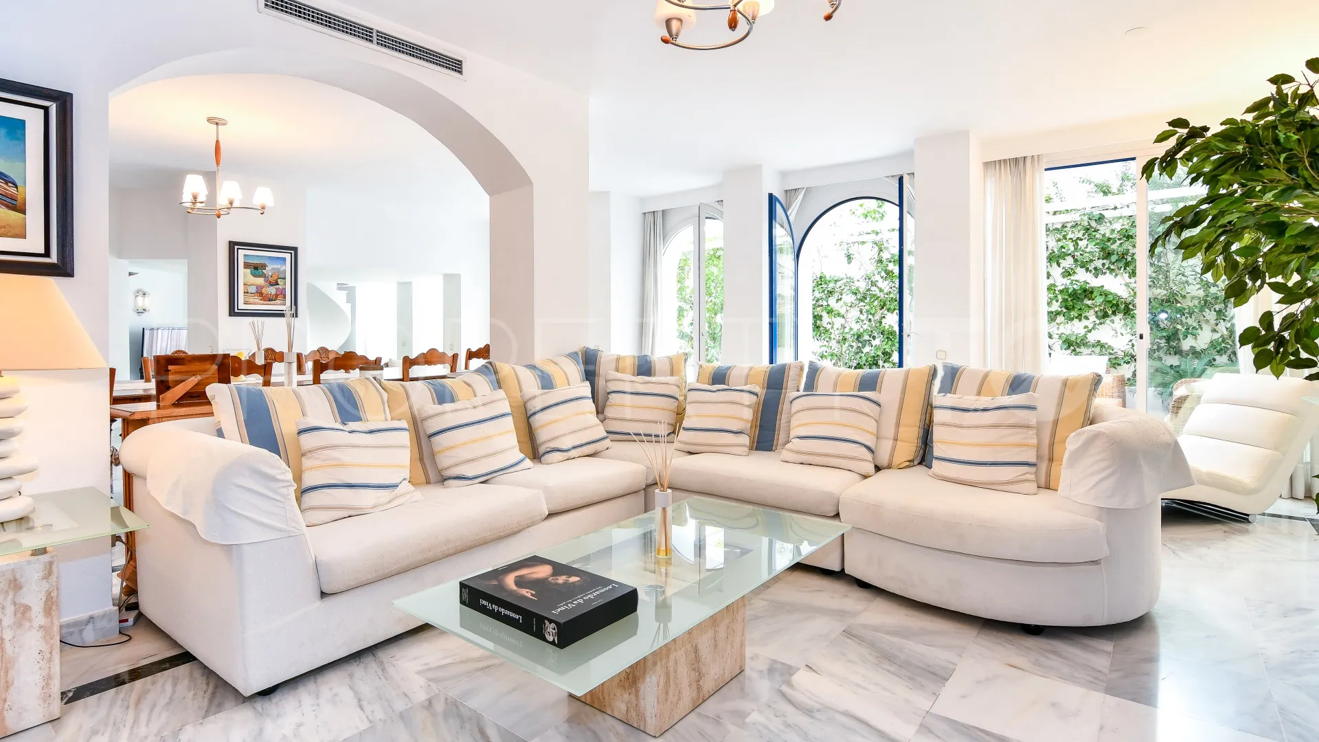 Marbella House, apartamento planta baja de 3 dormitorios en venta