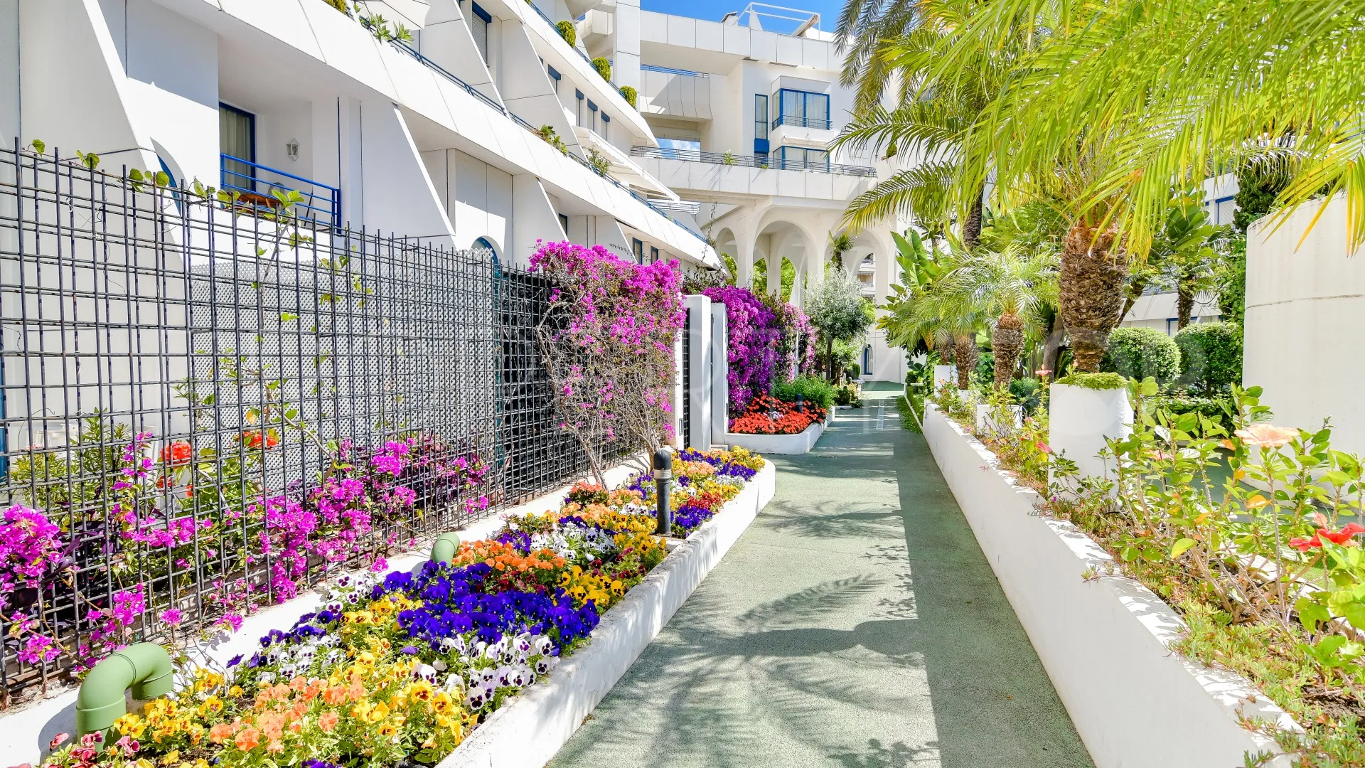 Marbella House, apartamento planta baja de 3 dormitorios en venta