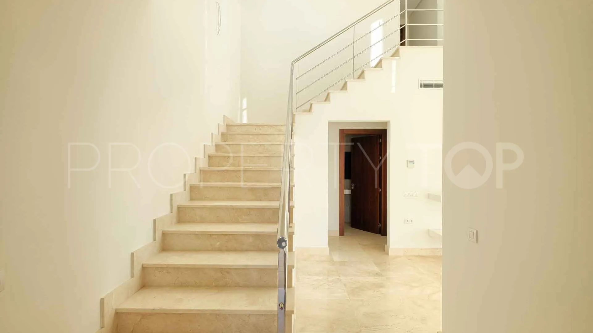 Villa con 4 dormitorios en venta en Puerto del Capitan