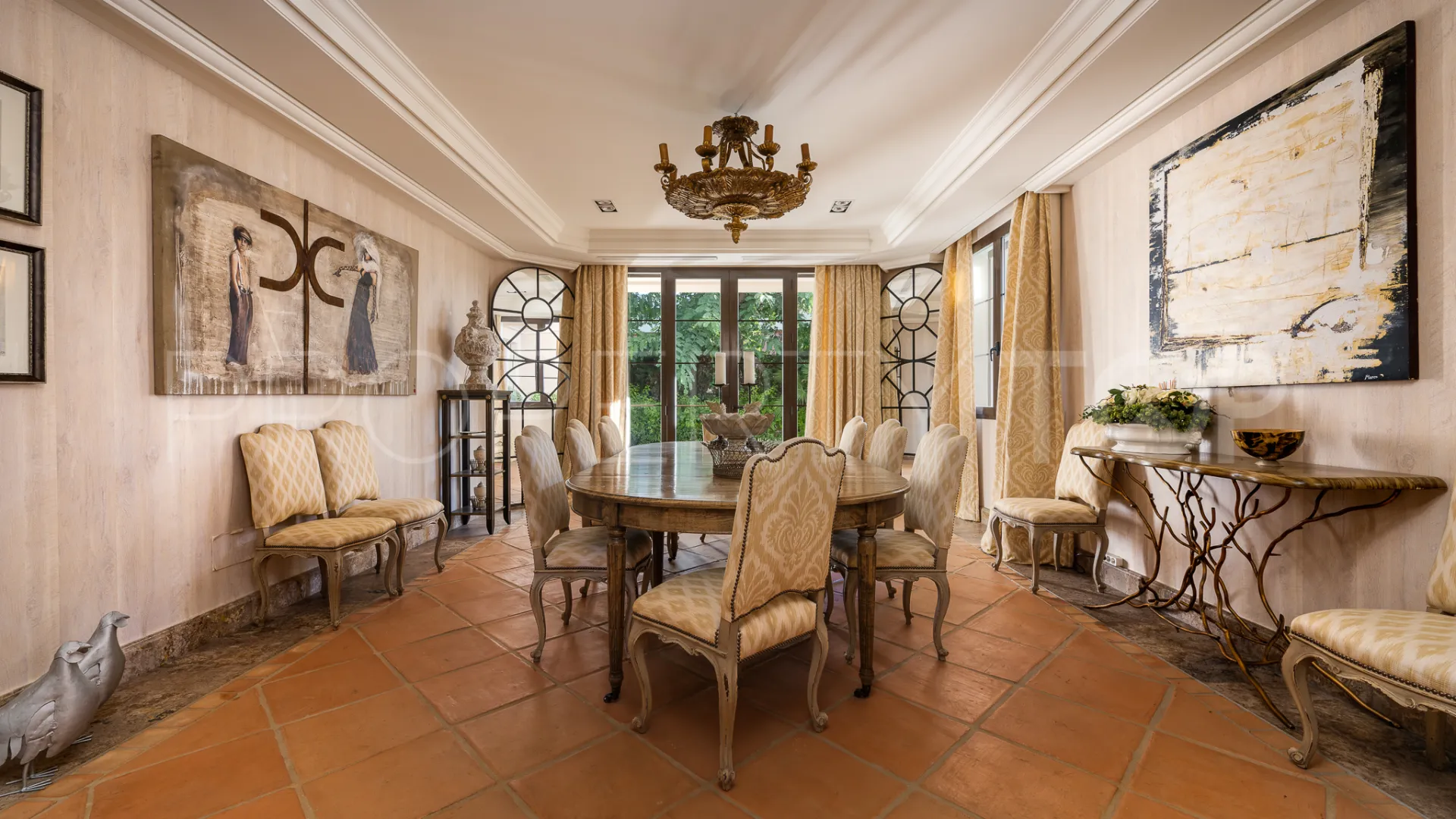 Casa en venta con 8 dormitorios en Guadalmina Baja