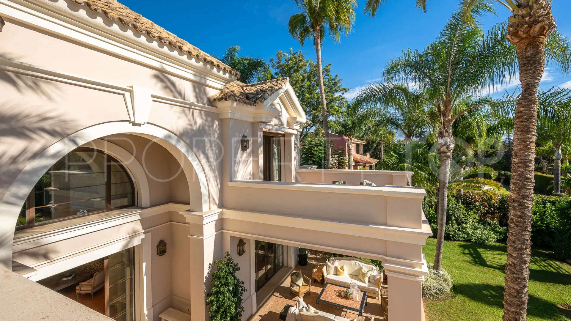 Casa en venta con 8 dormitorios en Guadalmina Baja