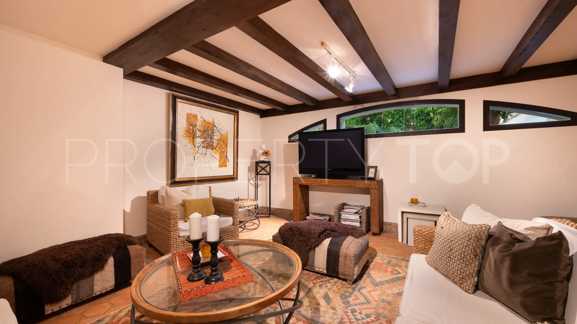 Casa en venta con 8 dormitorios en Guadalmina Baja
