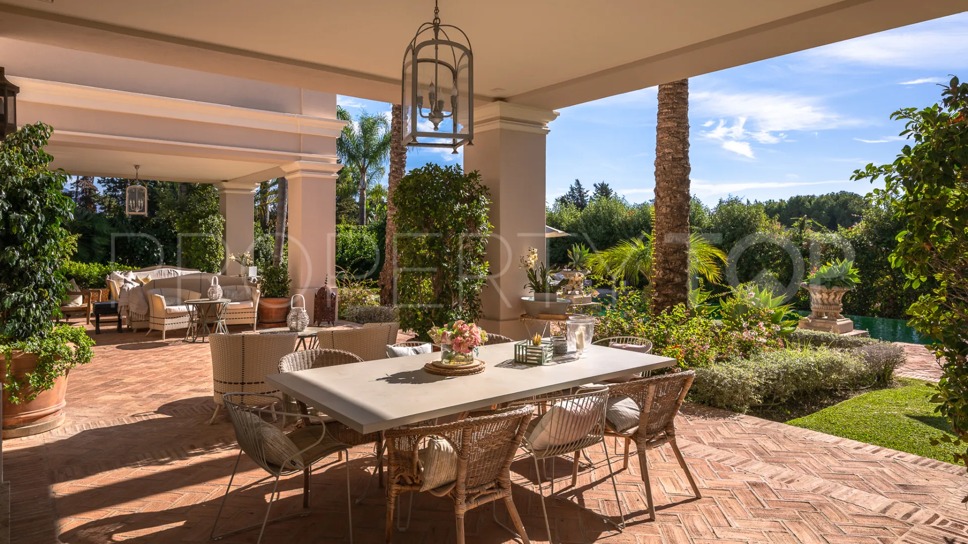 Casa en venta con 8 dormitorios en Guadalmina Baja