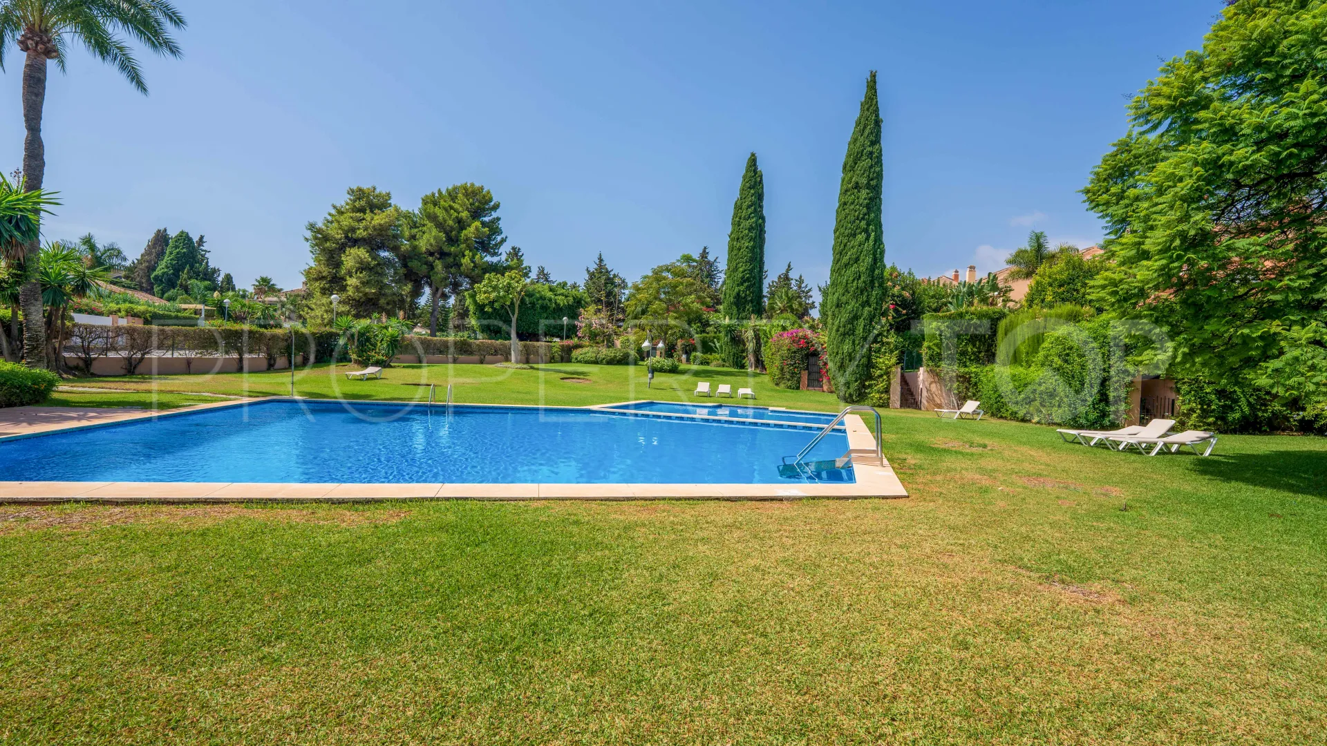 For sale Guadalmina Baja town house
