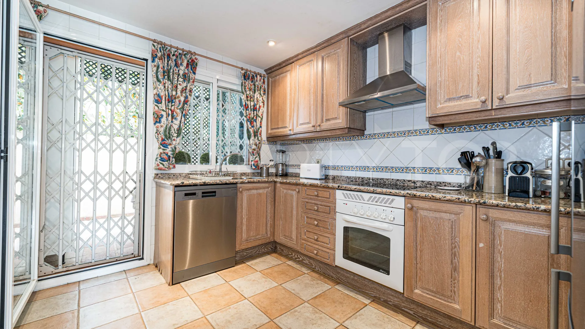 For sale Guadalmina Baja town house