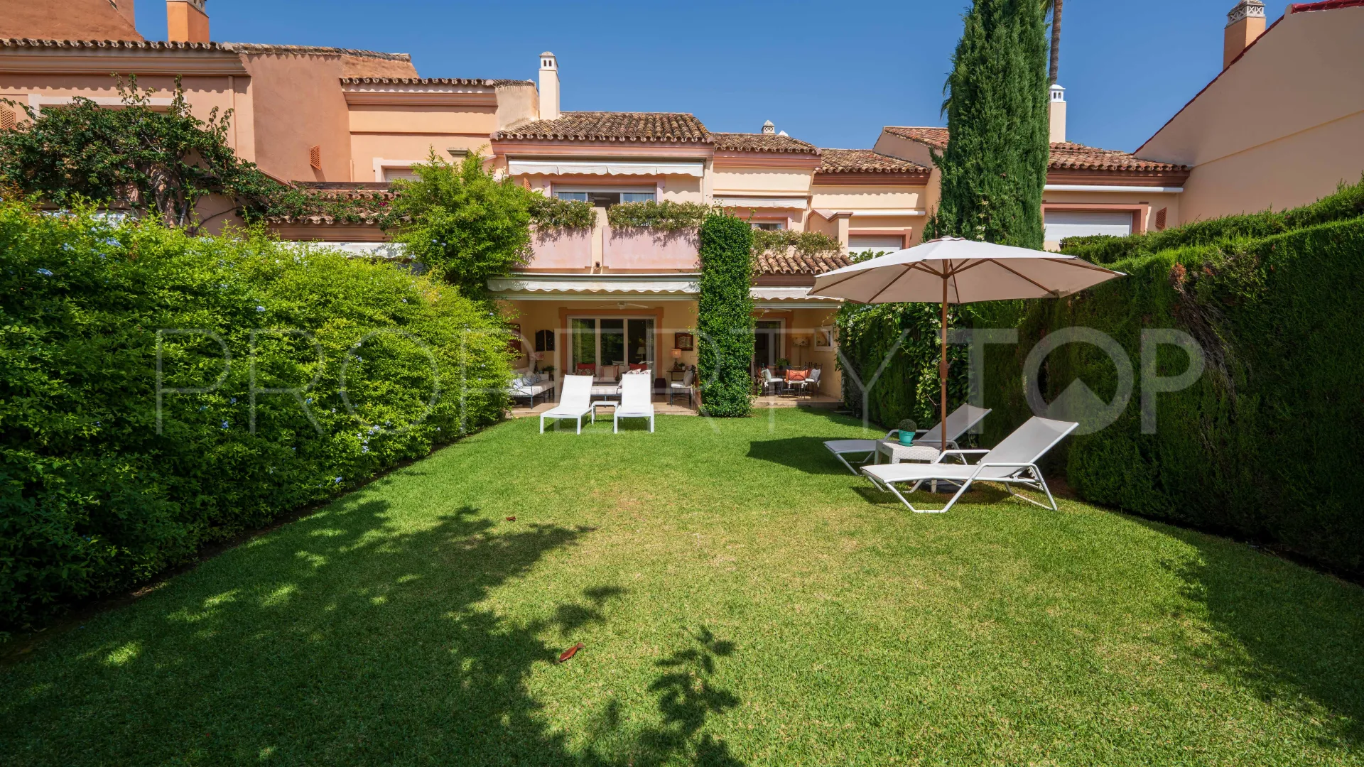 For sale Guadalmina Baja town house