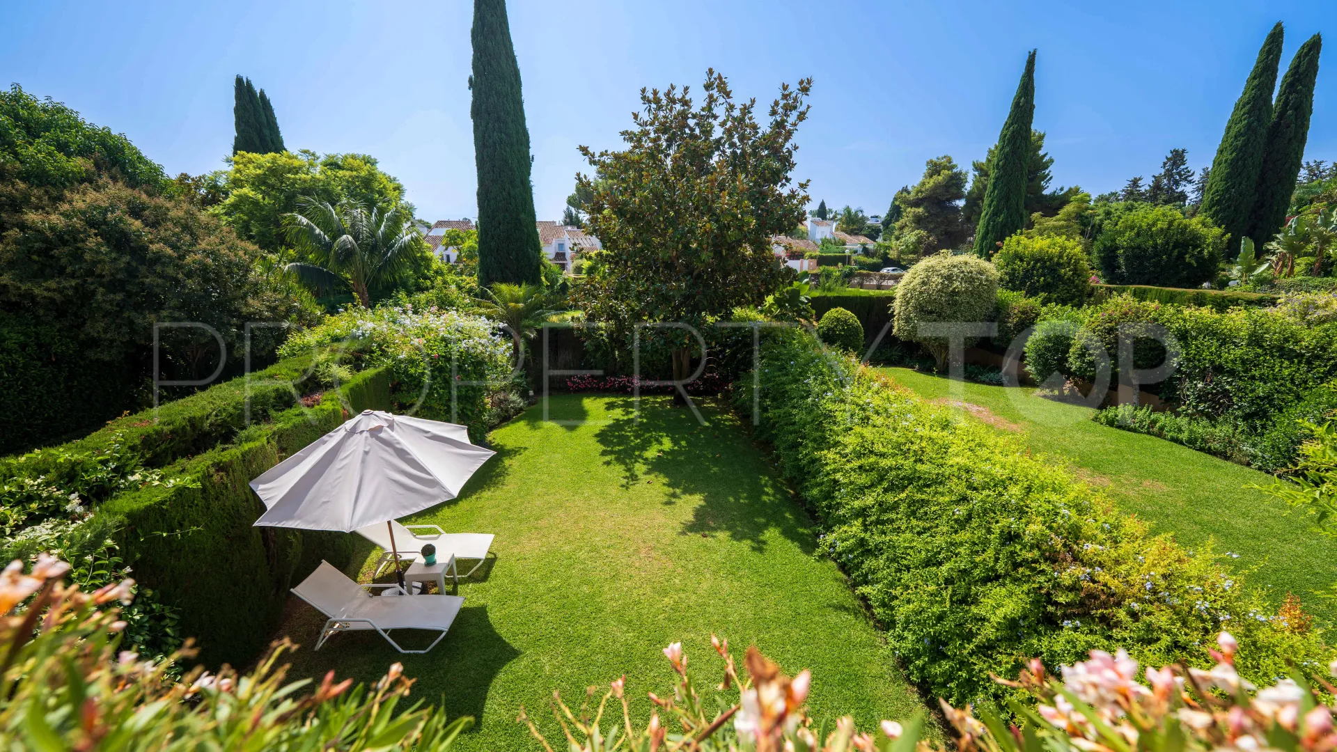 For sale Guadalmina Baja town house