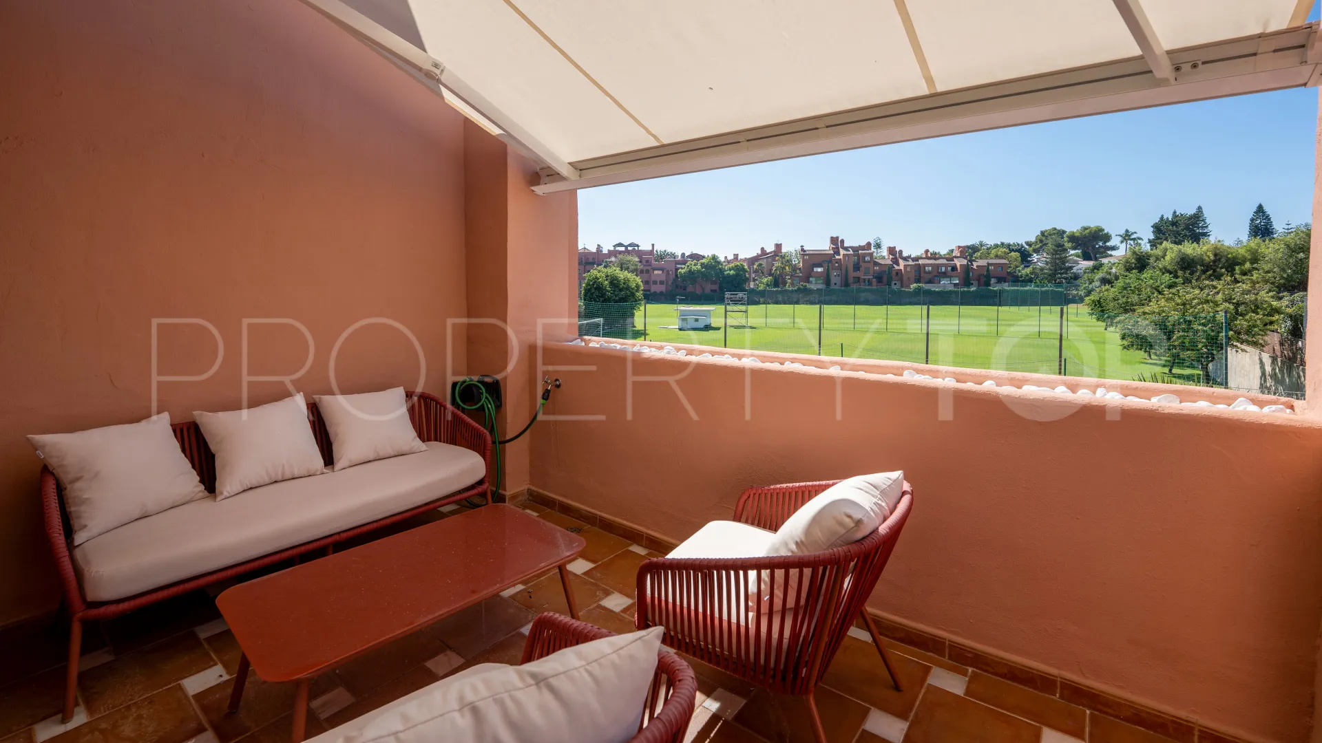 Apartamento en venta en Alhambra del Golf