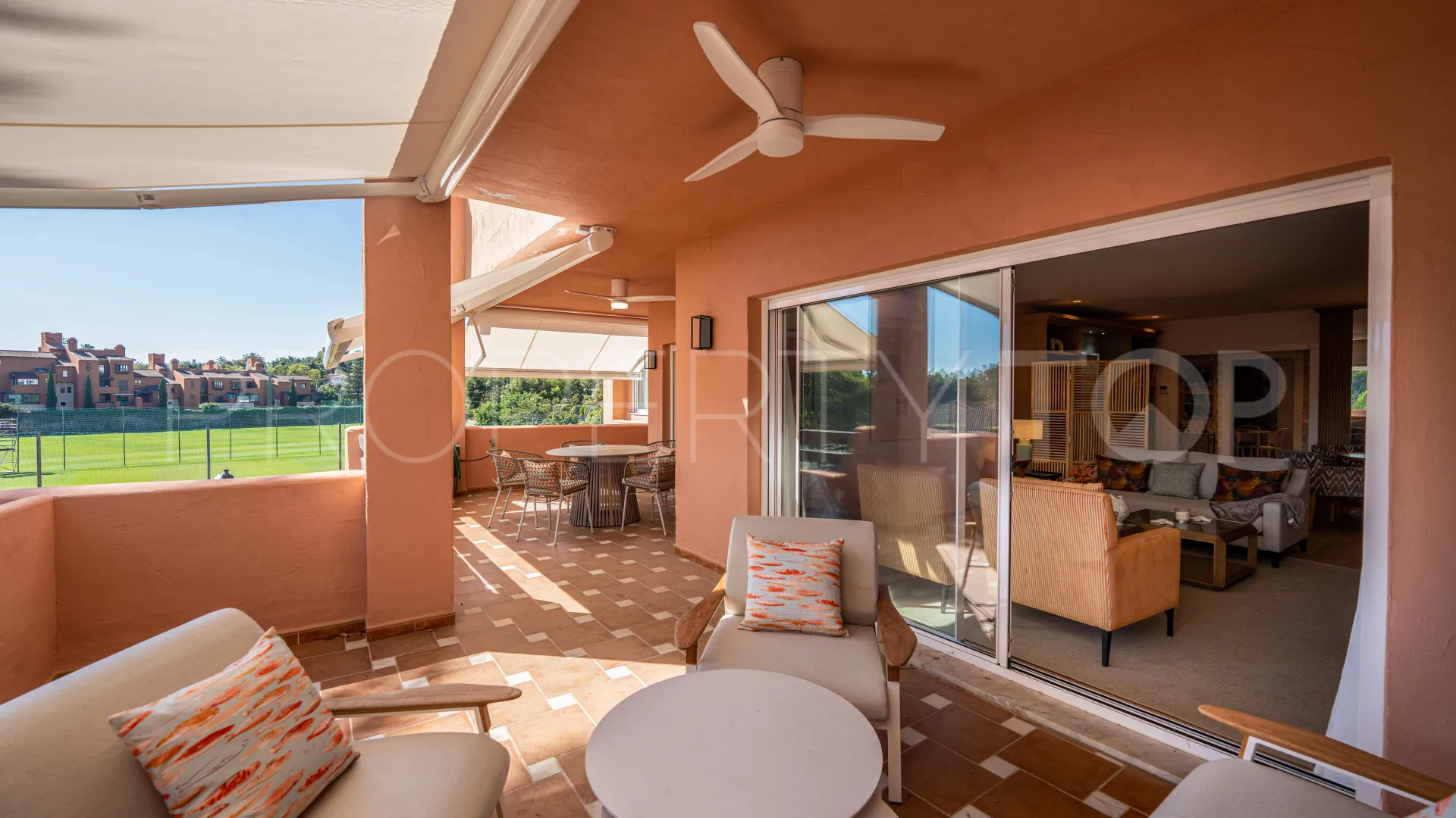 Apartamento en venta en Alhambra del Golf