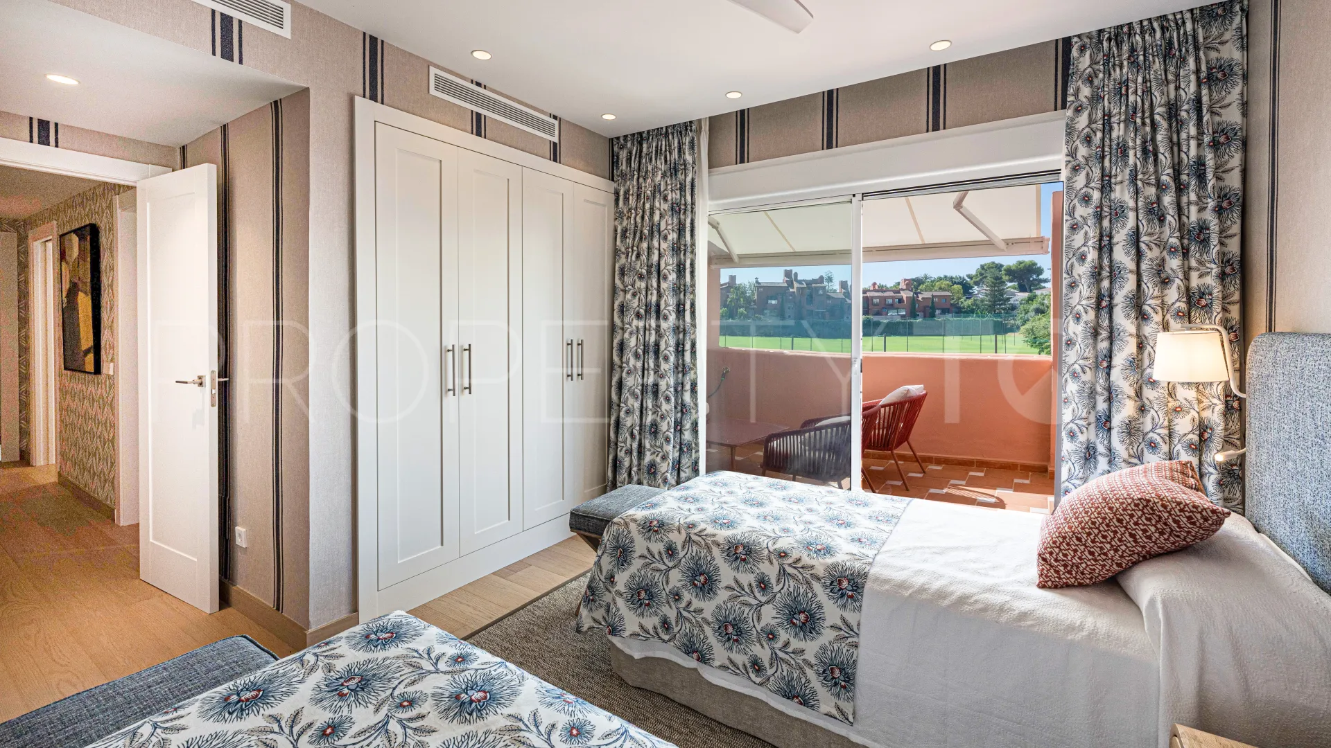 Apartamento en venta en Alhambra del Golf