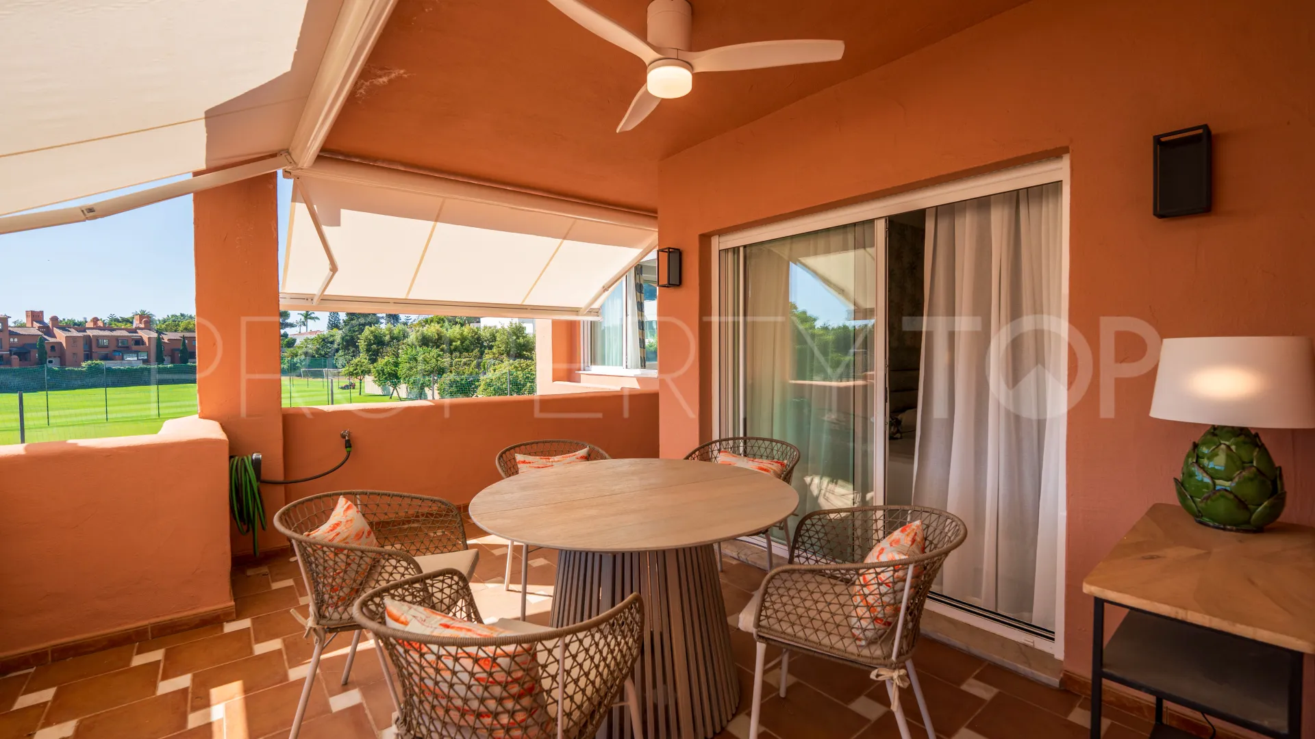 Apartamento en venta en Alhambra del Golf