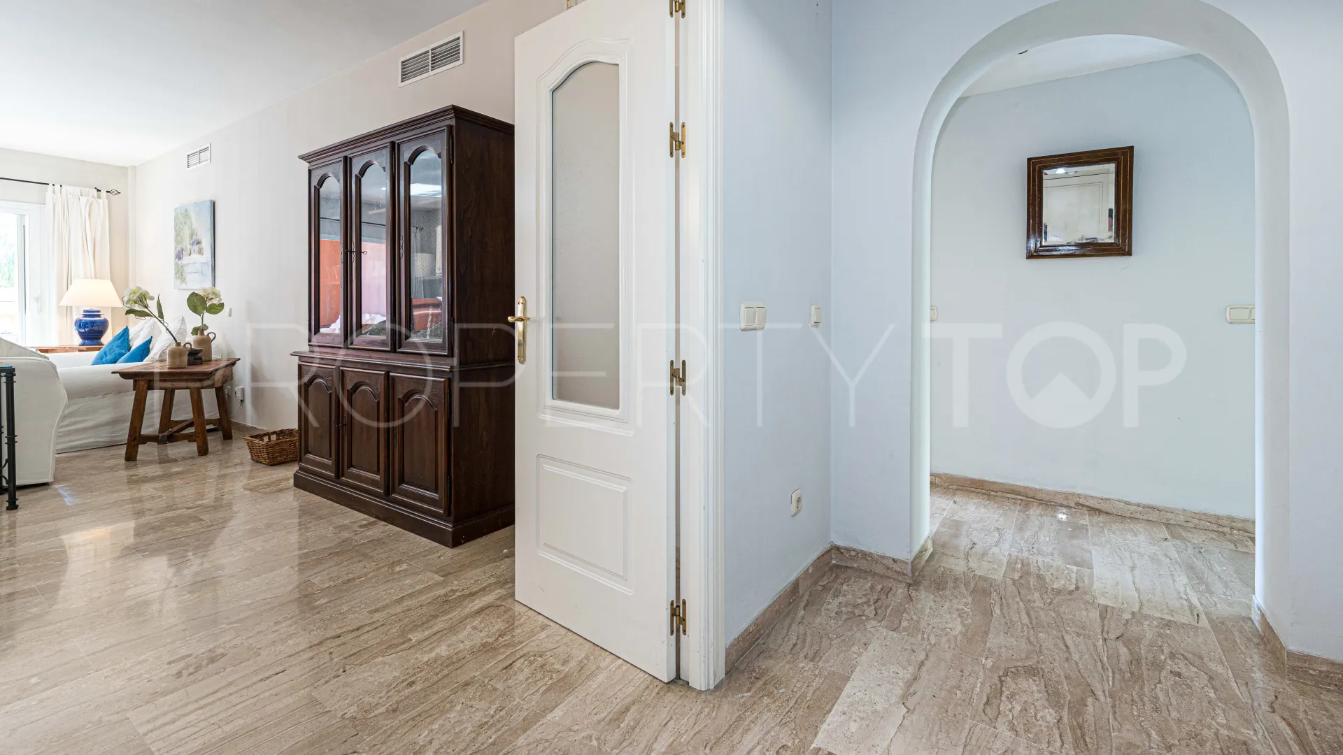 Comprar apartamento en Alhambra del Golf