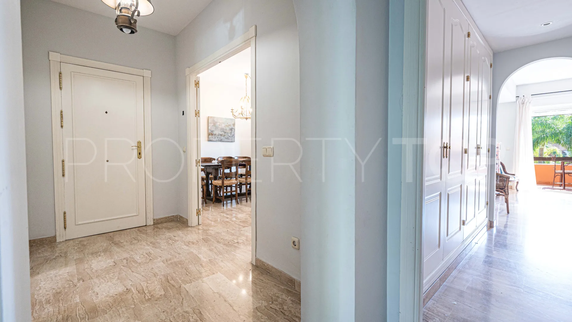 Comprar apartamento en Alhambra del Golf