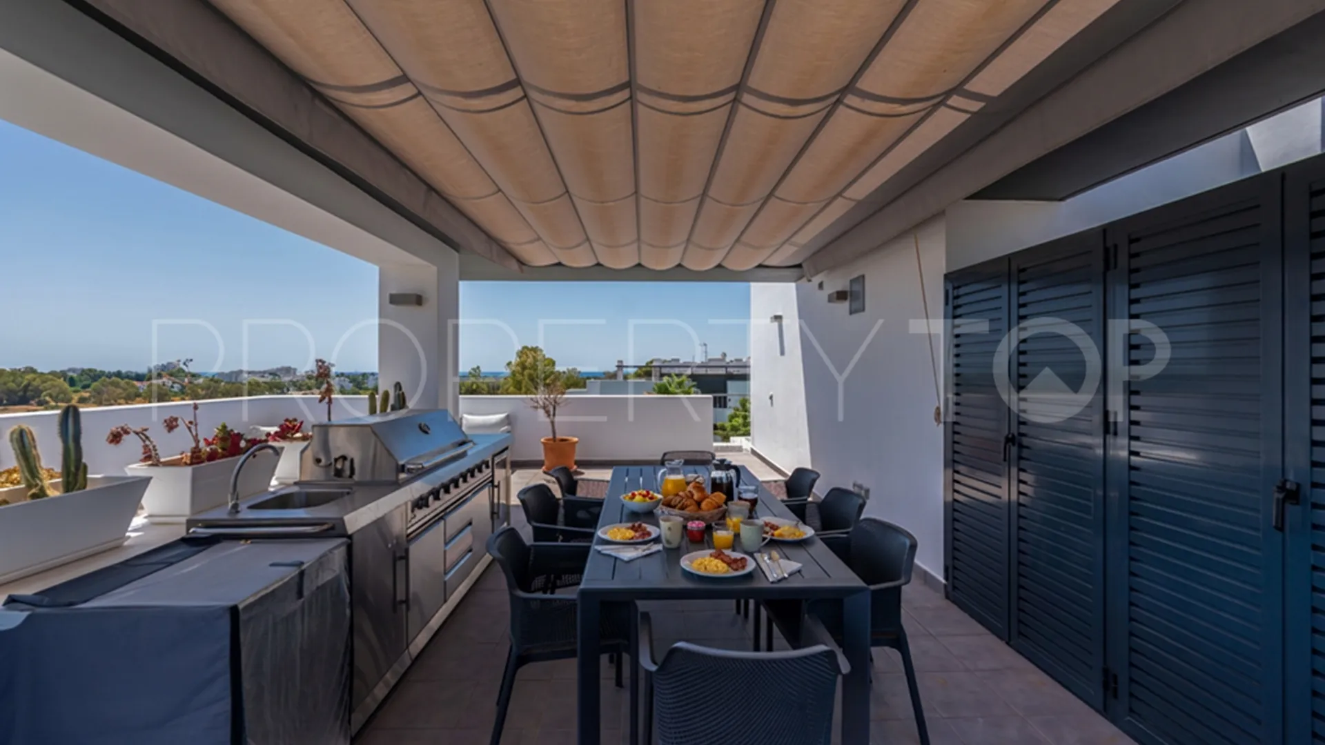 2 bedrooms Marques de Guadalmina duplex penthouse for sale